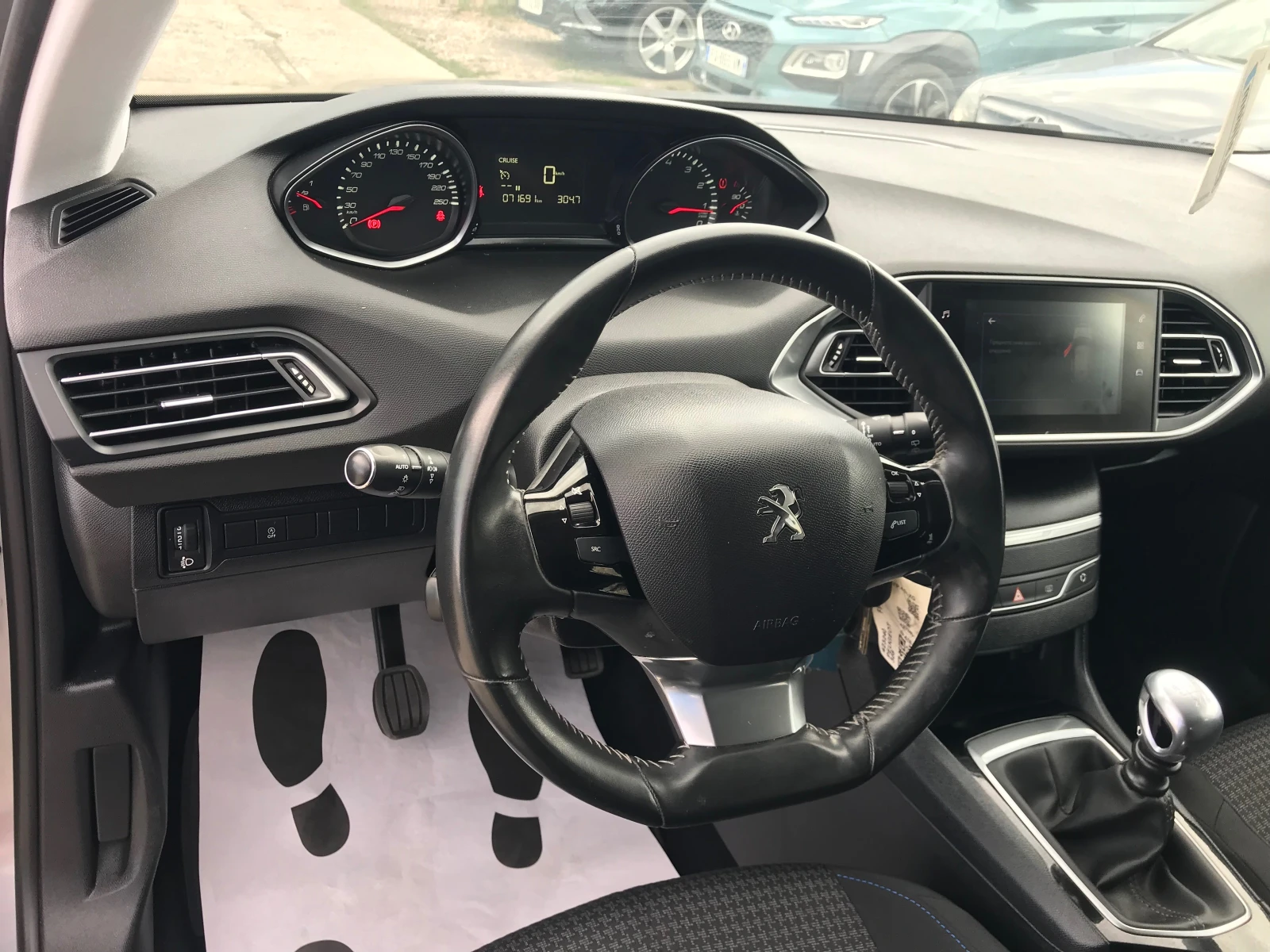Peugeot 308 1.2i-120kc.-2020г.face, снимка 13 - Автомобили и джипове - 55197739