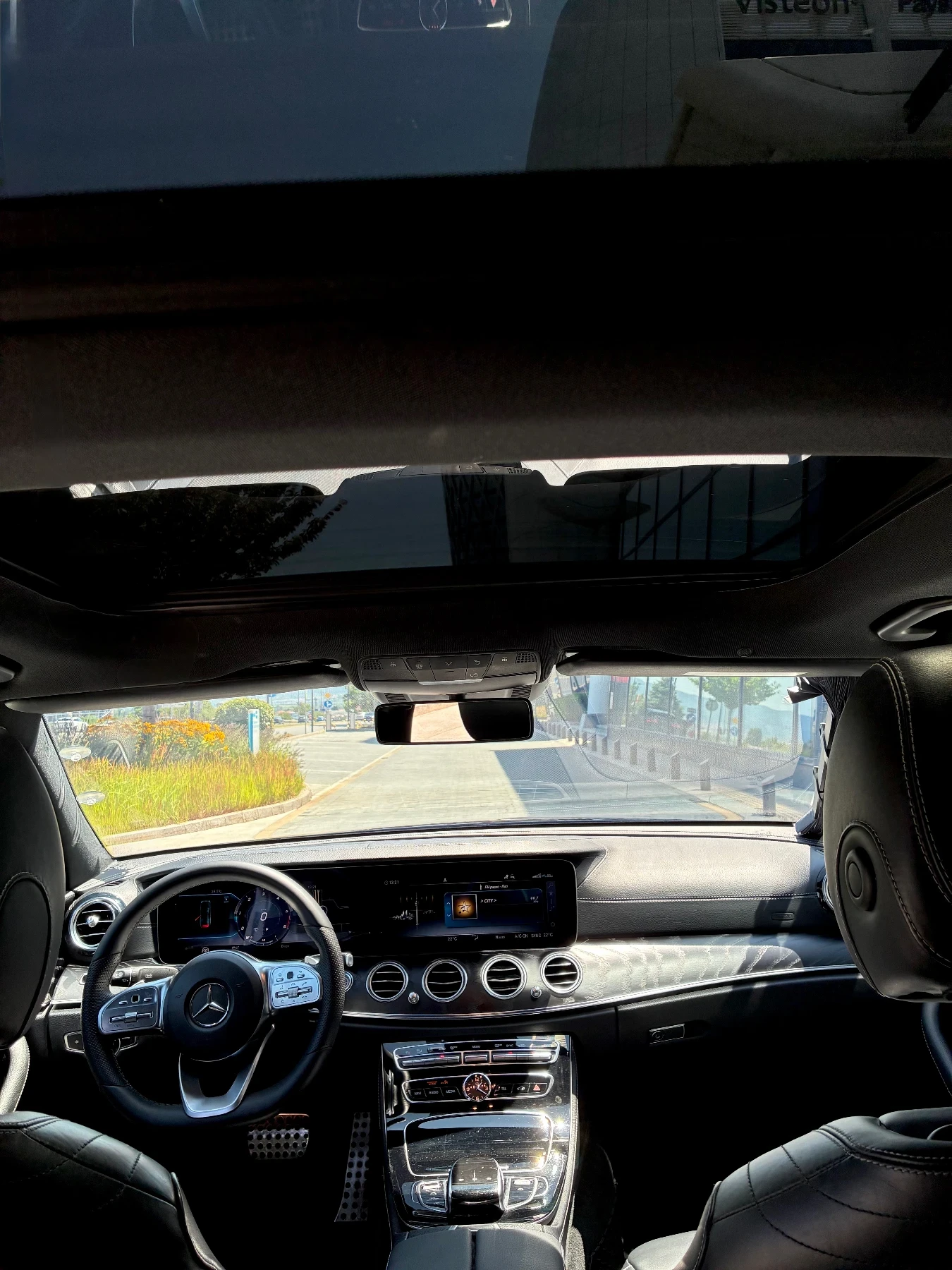 Mercedes-Benz E 220 AMG Line, снимка 12 - Автомобили и джипове - 55500852