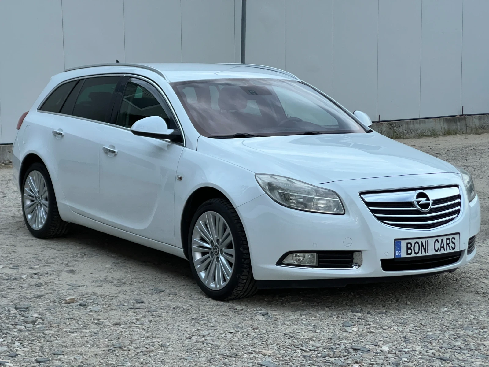 Opel Insignia 2.0CDTi-160к.с./Автомат/Нави/Ел.Багажник/Автопилот, снимка 3 - Автомобили и джипове - 55565665