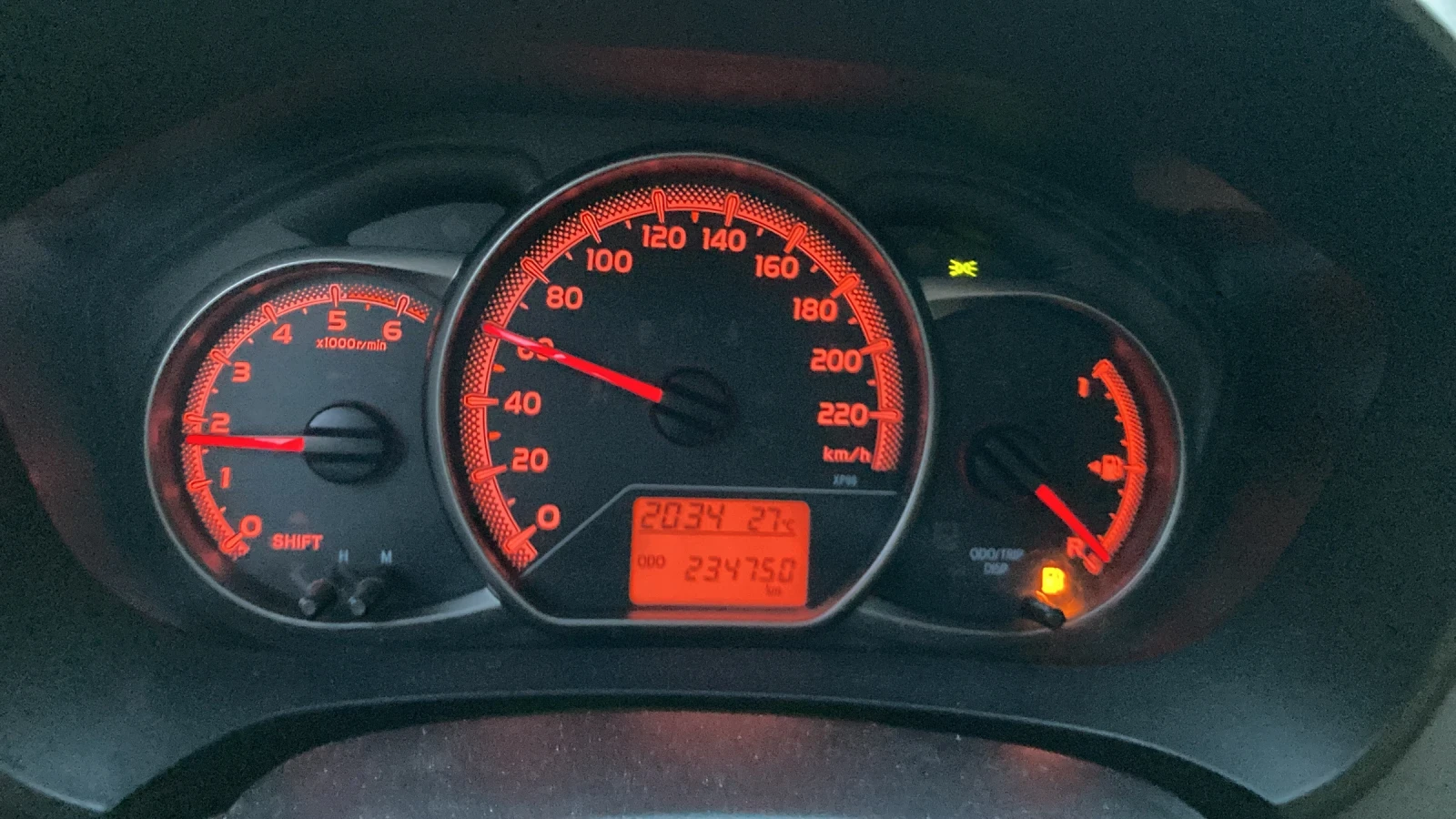 Toyota Yaris 1.4 D4D 90konq 6 skorosti, снимка 11 - Автомобили и джипове - 55927543
