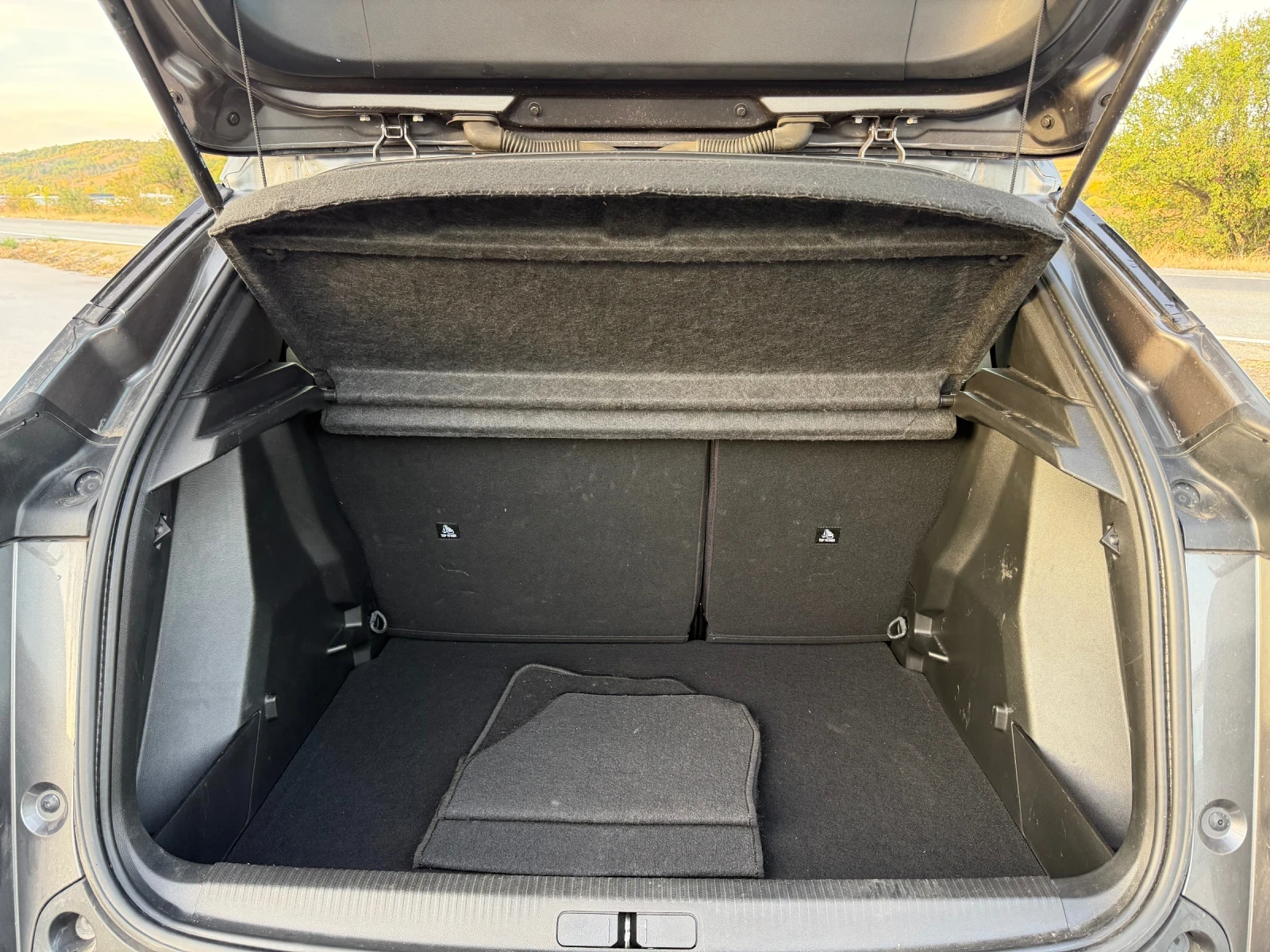 Peugeot 2008 1.5 HDI, снимка 10 - Автомобили и джипове - 56335867