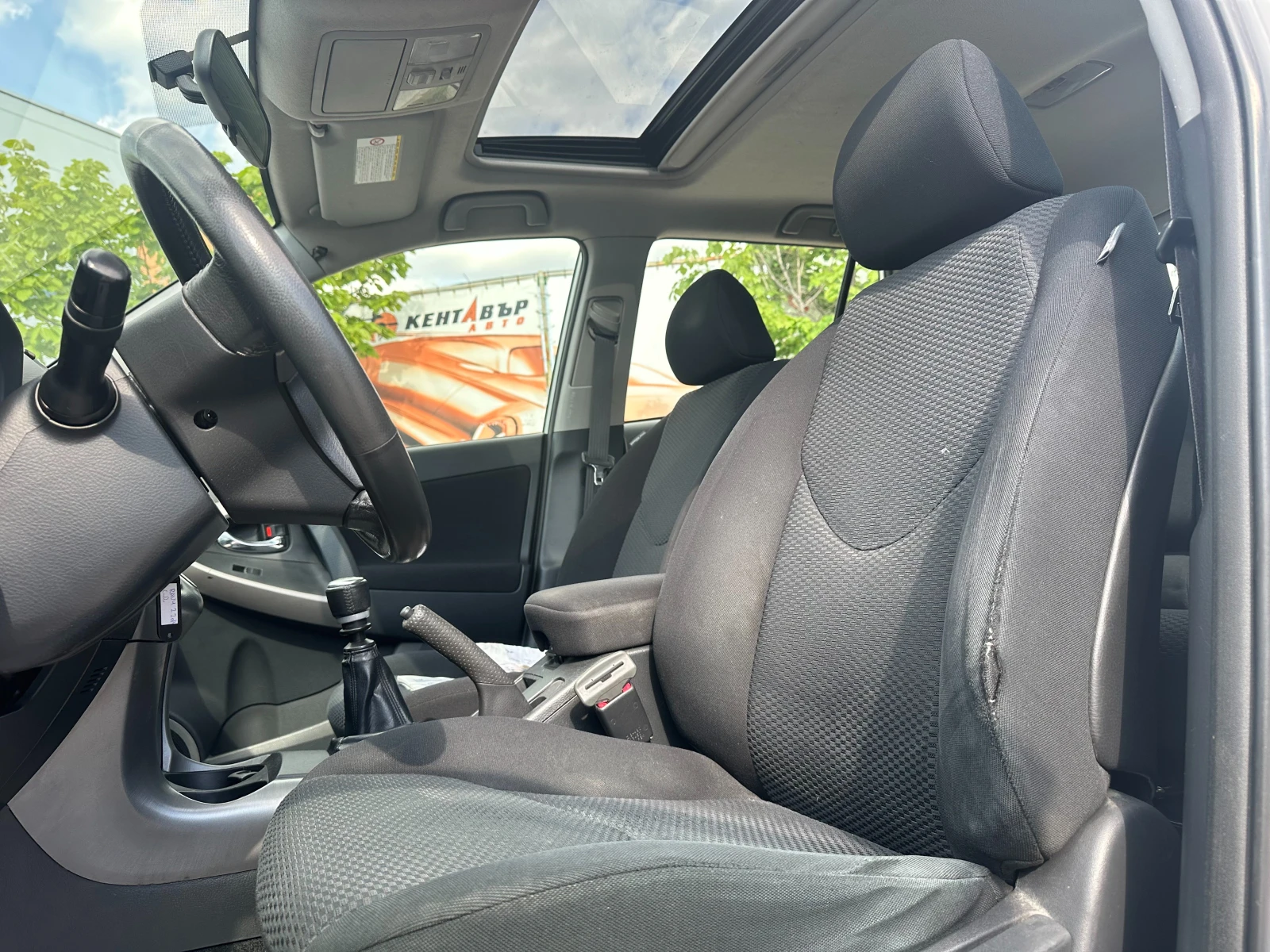 Toyota Rav4 2.2d 136 к.с. - изображение 8