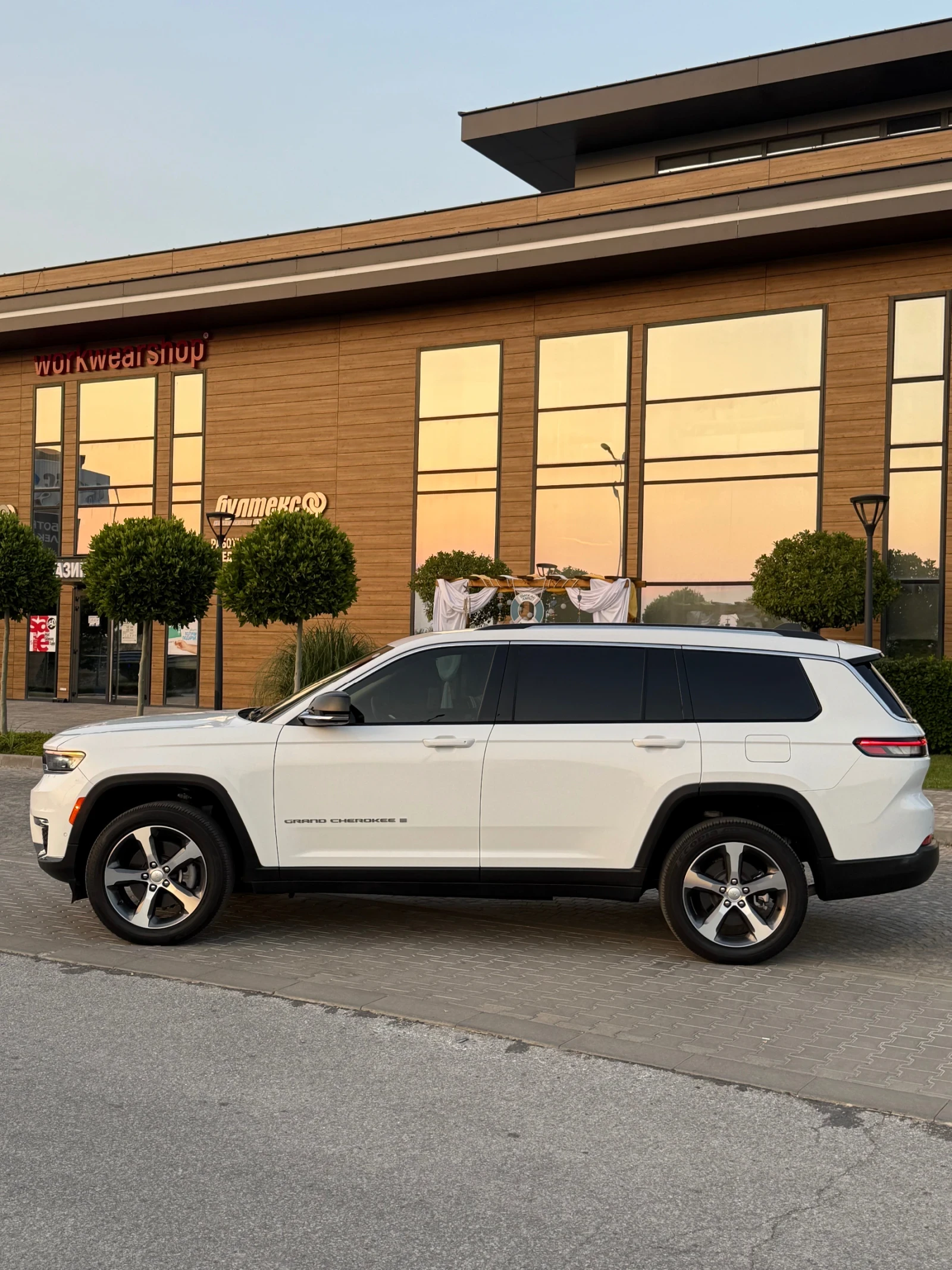 Jeep Grand cherokee LIMITED 11хил.км. LONG - изображение 4