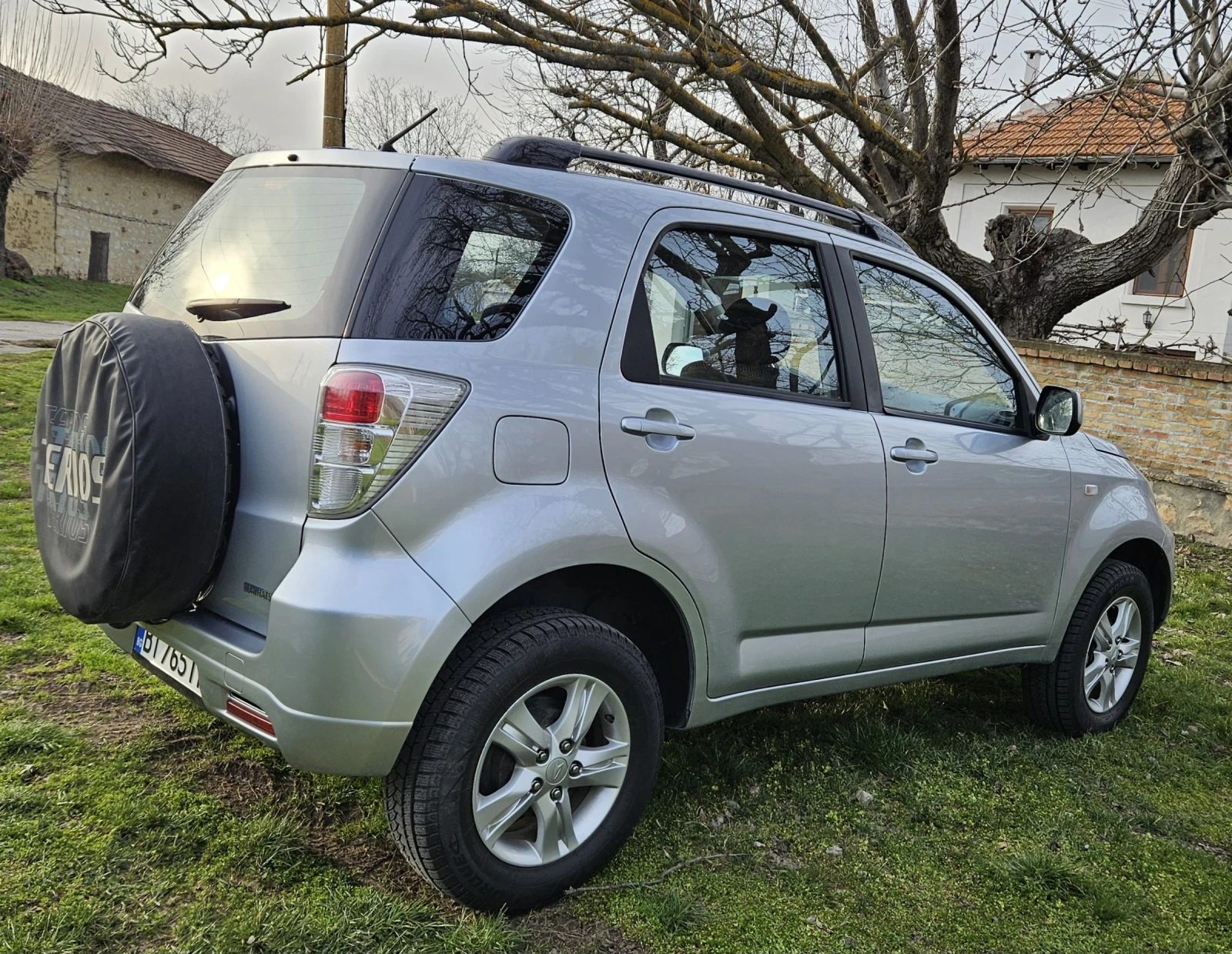 Daihatsu Terios 1.5 4WD, снимка 3 - Автомобили и джипове - 53771583