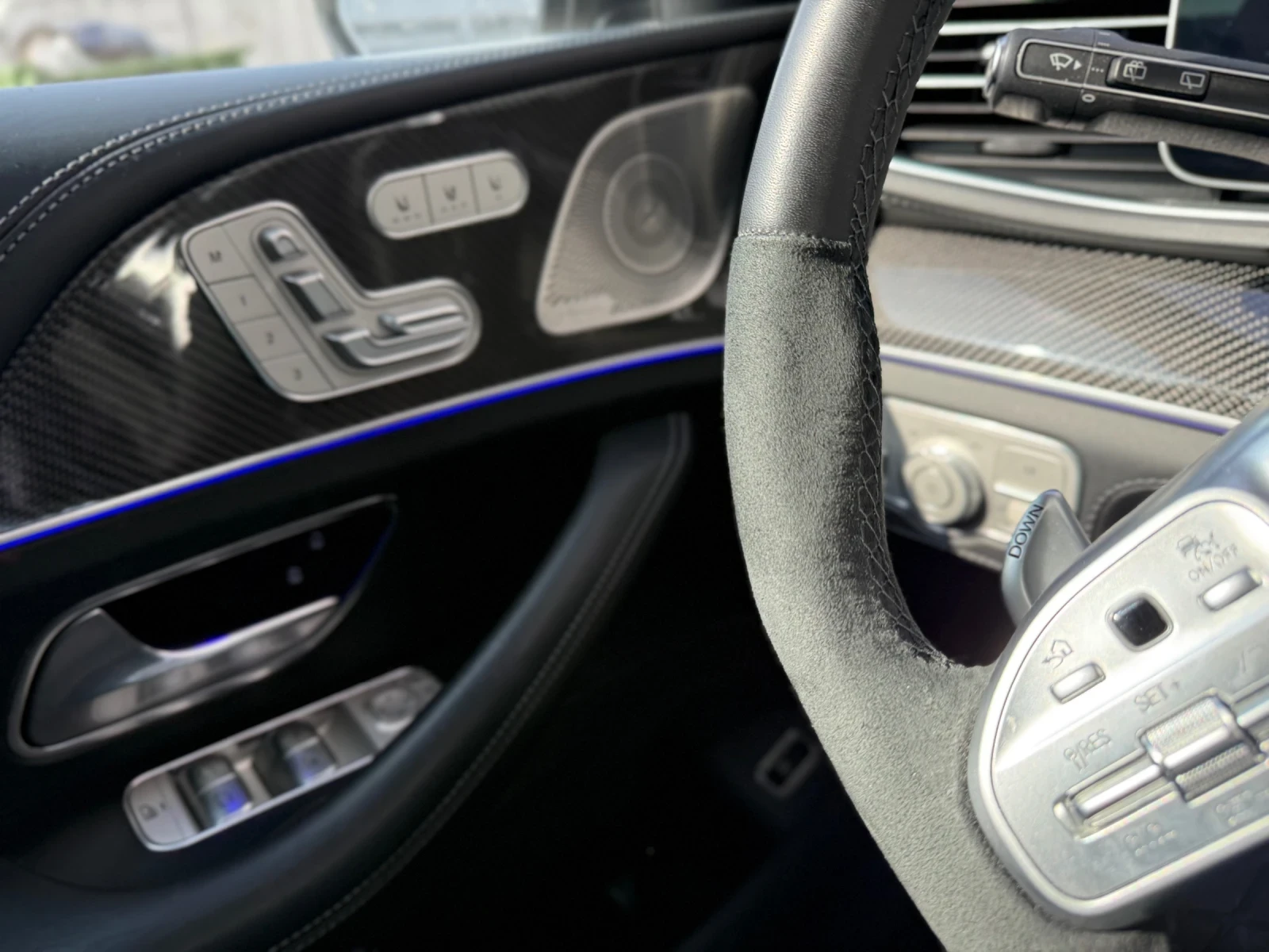 Mercedes-Benz GLE 63 S AMG 63S AMG+ V8 BiTurbo+ Панорама+ Подгрев+ Обдухване, снимка 11 - Автомобили и джипове - 53864909