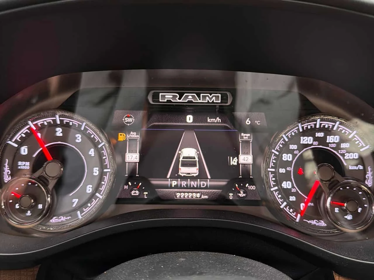 Dodge RAM 1500  Laramie Longhorn |  5.7L 8cyl | 360 , снимка 8 - Автомобили и джипове - 54594587
