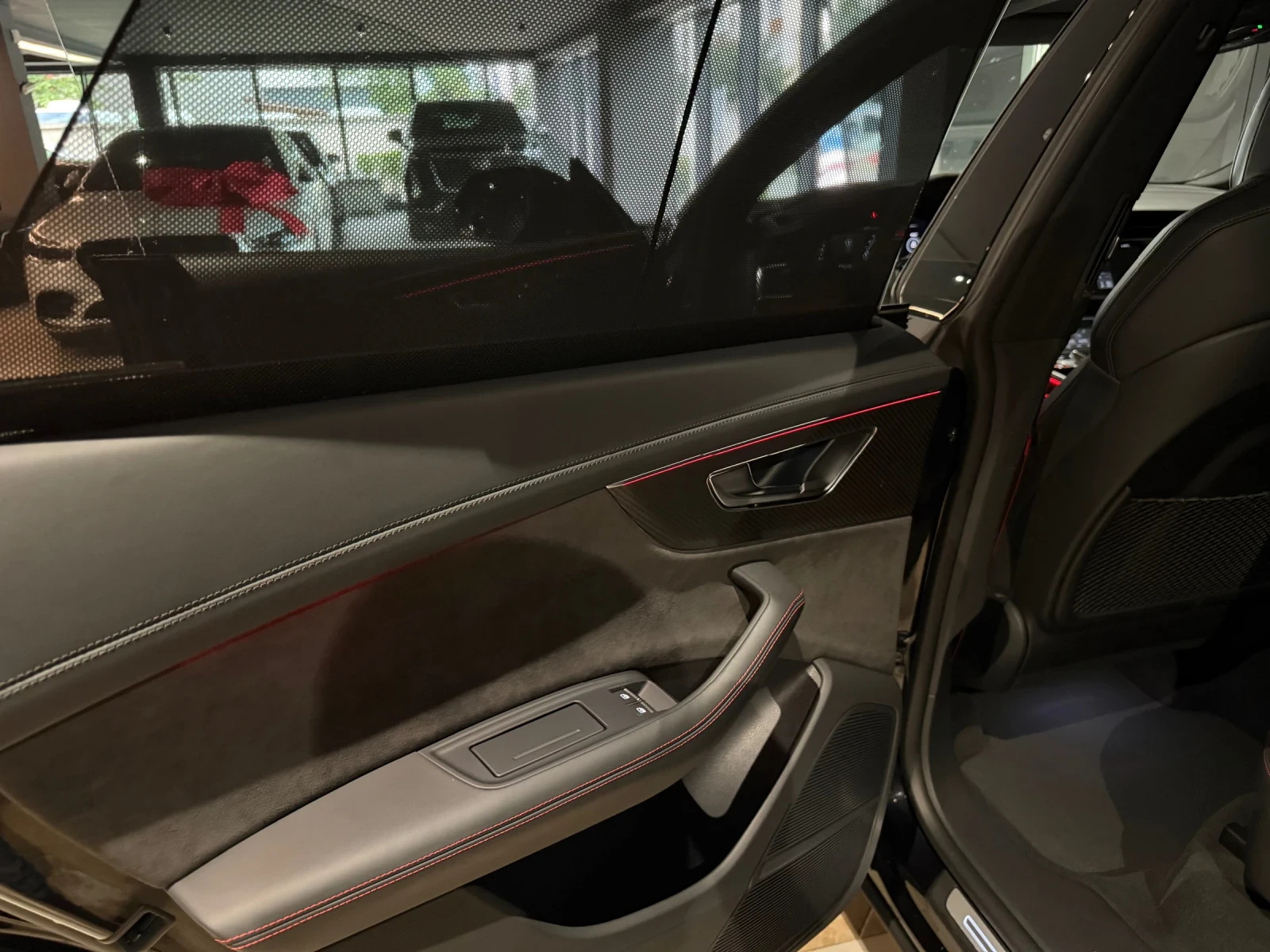 Audi RSQ8, снимка 6 - Автомобили и джипове - 54631995