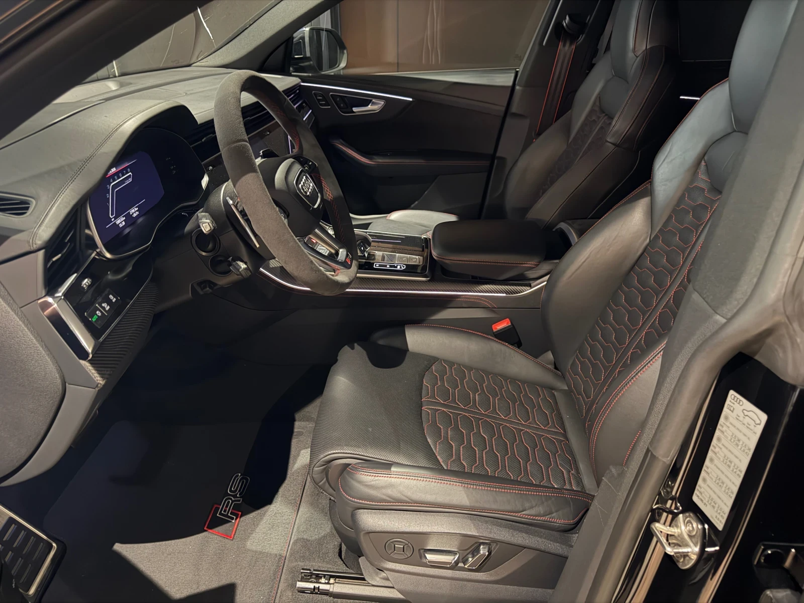 Audi RSQ8, снимка 12 - Автомобили и джипове - 54631995