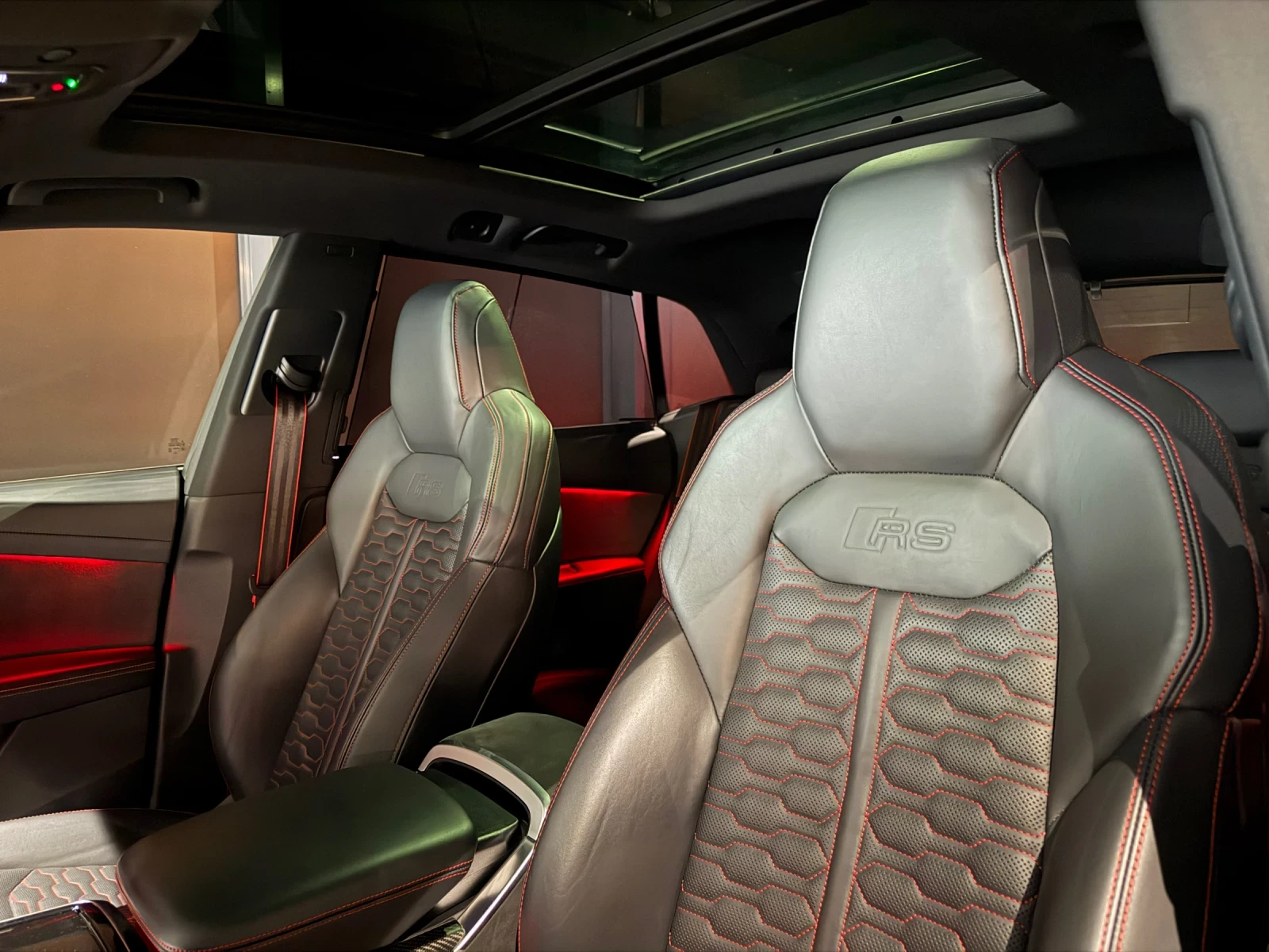 Audi RSQ8, снимка 10 - Автомобили и джипове - 54631995