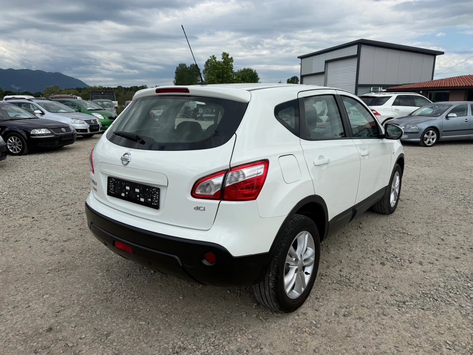 Nissan Qashqai 2.0D-150PS-4X4-АВТОМАТИК, снимка 5 - Автомобили и джипове - 54735663