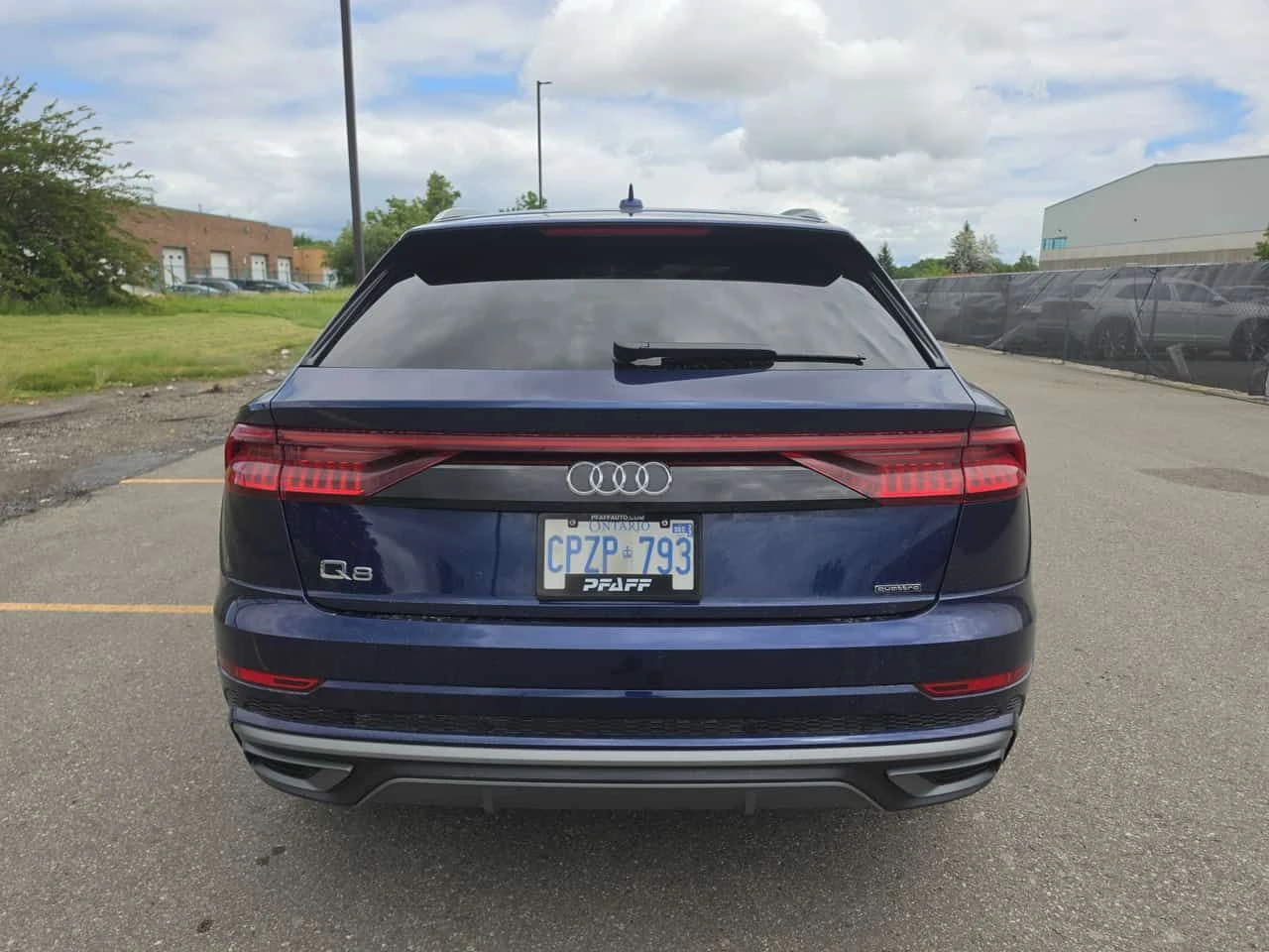 Audi Q8 * Technik * CARFAX * MATRIX * ОБДУХВАНЕ, снимка 4 - Автомобили и джипове - 54963331