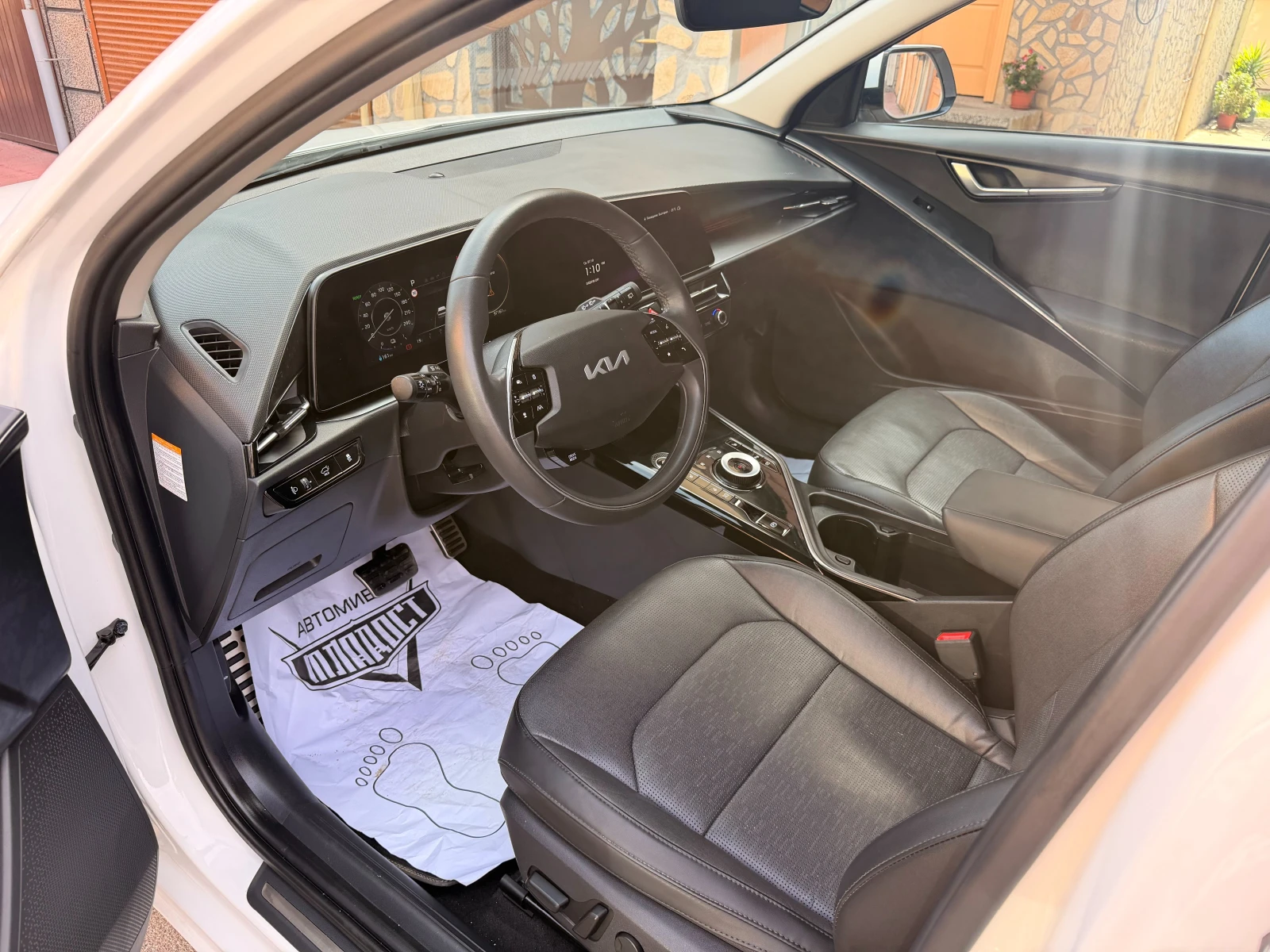 Kia Niro, снимка 6 - Автомобили и джипове - 56403546