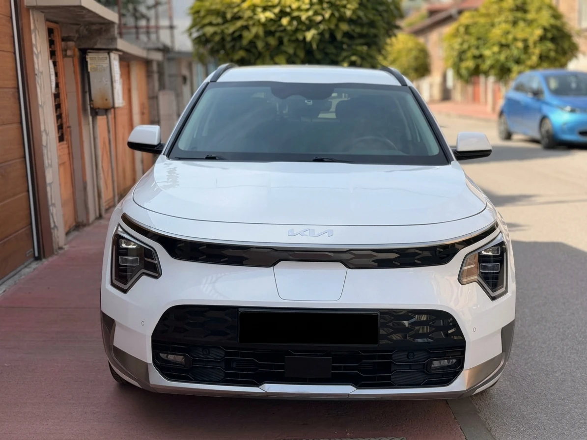 Kia Niro, снимка 2 - Автомобили и джипове - 56403546
