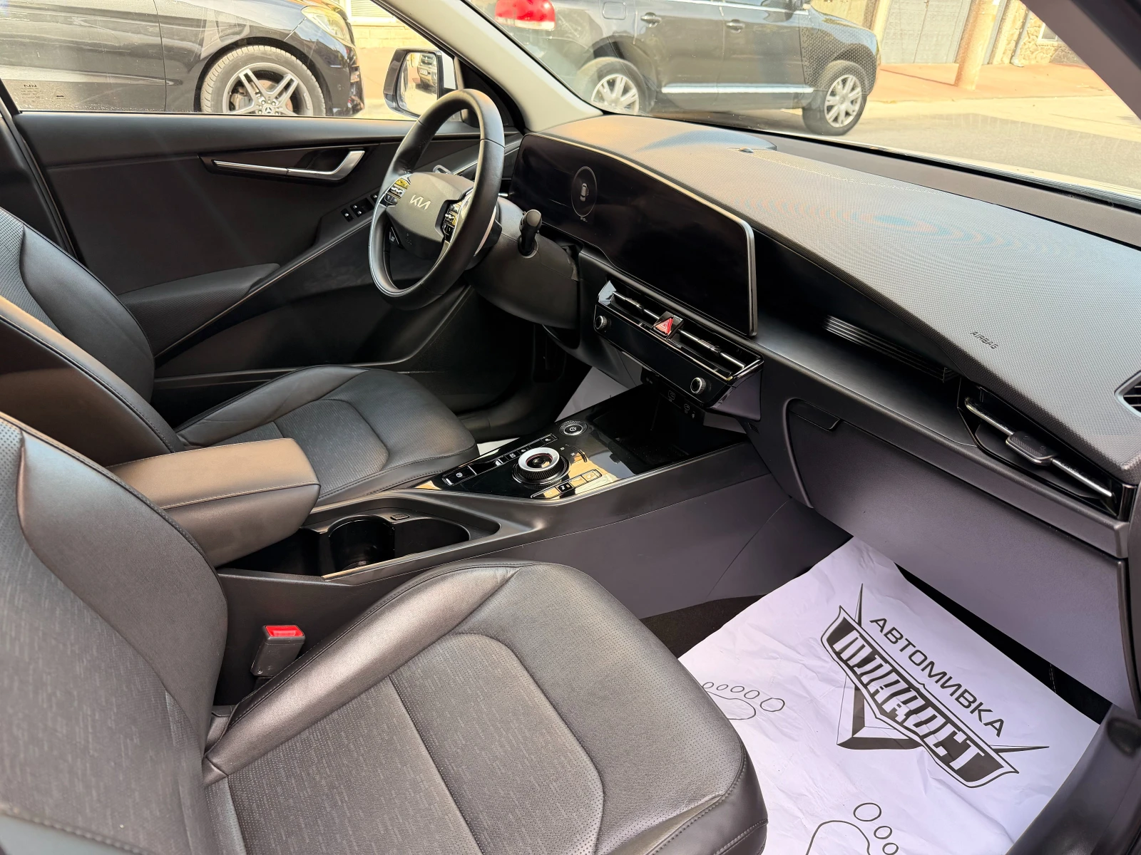 Kia Niro, снимка 9 - Автомобили и джипове - 56403546