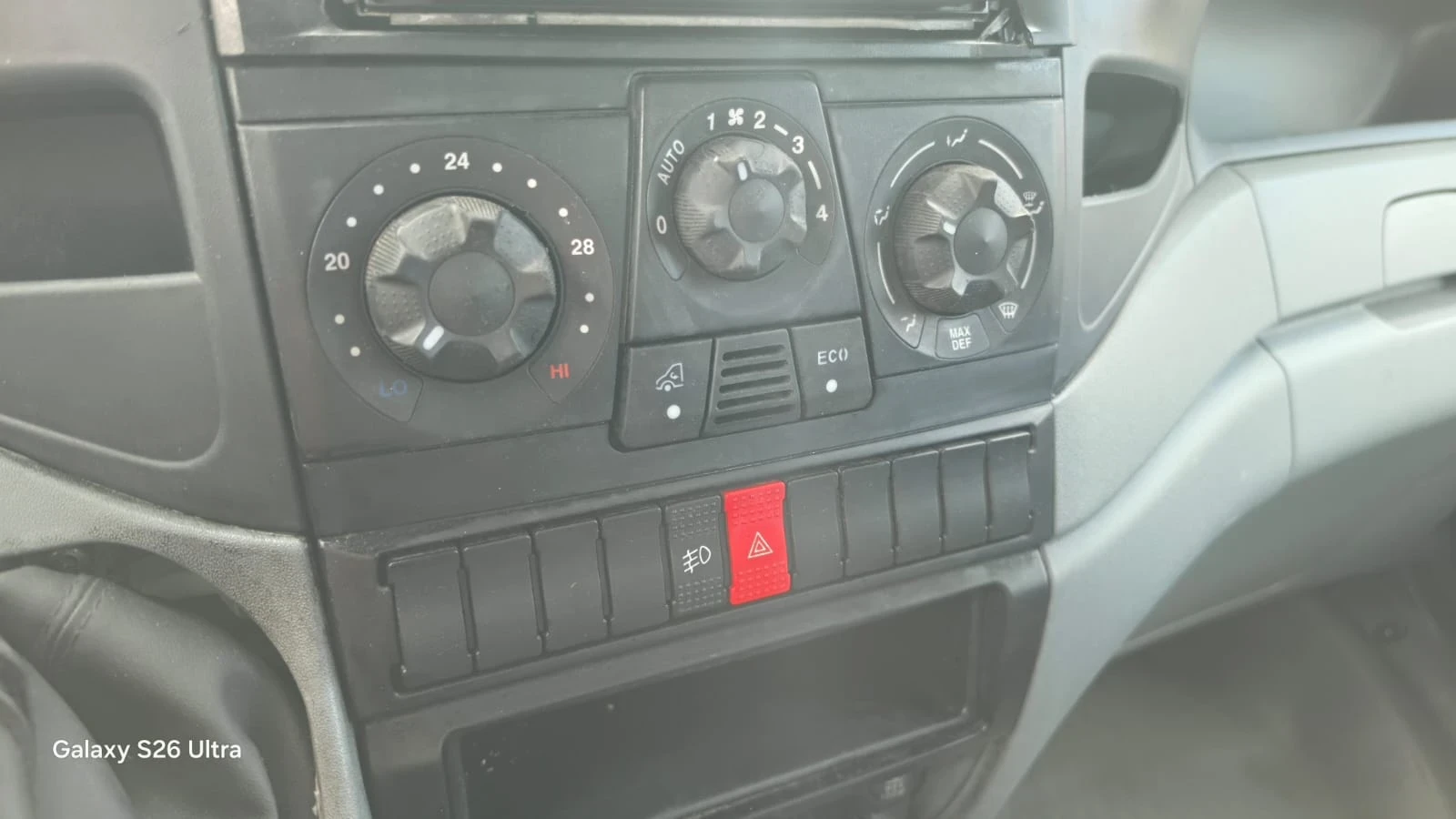 Iveco Daily Тристранен самосвал , снимка 12 - Бусове и автобуси - 56611233
