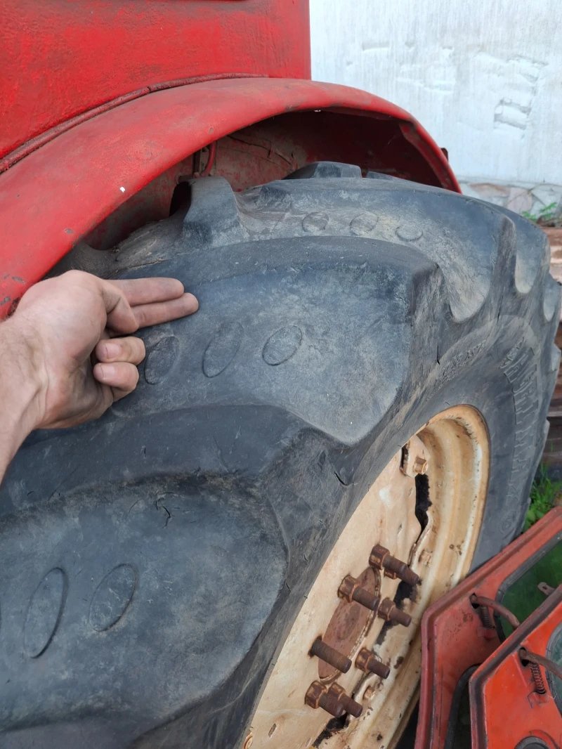 Трактор Т Гуми и джанти т -40, снимка 6 - Селскостопанска техника - 53375712