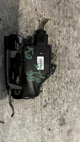 Брава за врата на Audi A6 - 401837015, снимка 1