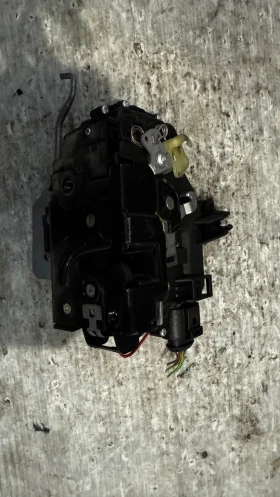 Брава за врата на Audi A6 - 401837015, снимка 2
