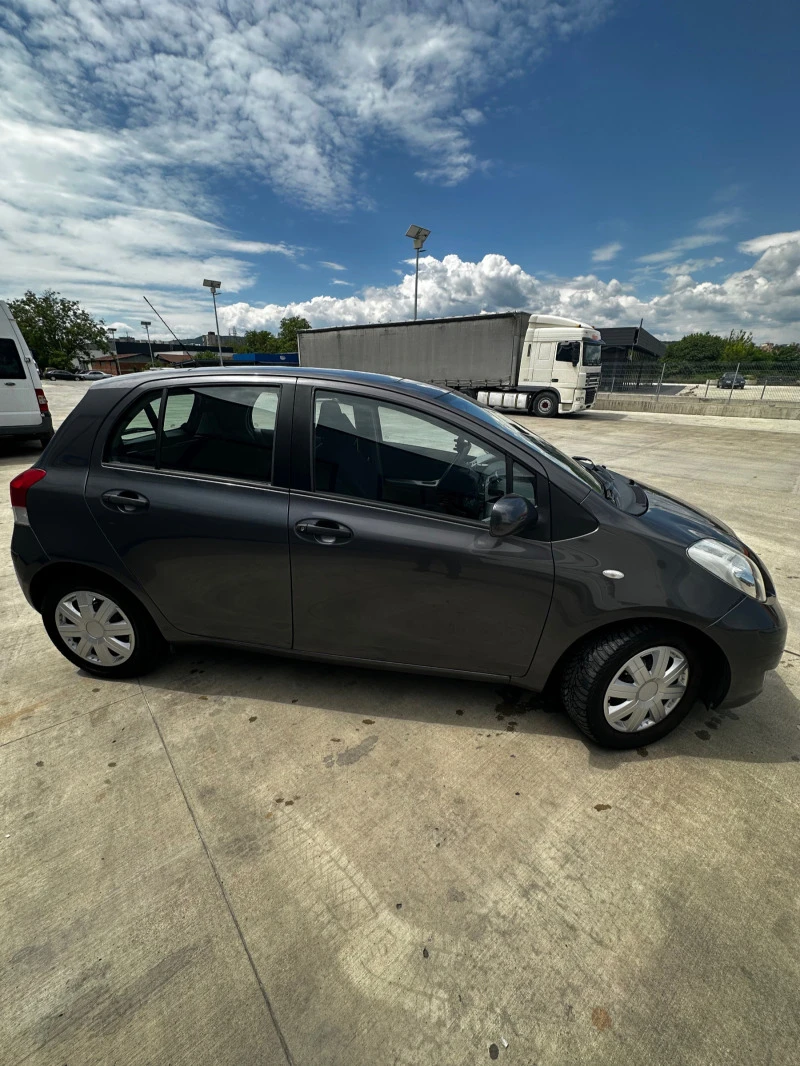 Toyota Yaris, снимка 3 - Автомобили и джипове - 47441017