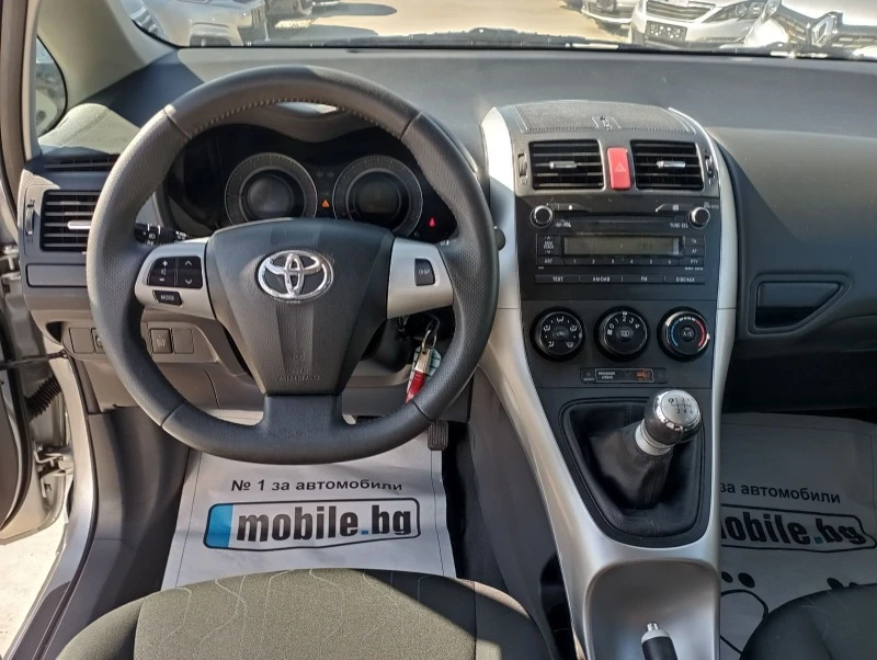 Toyota Auris 1.33, фейс, 6 скорости , снимка 10 - Автомобили и джипове - 46638560