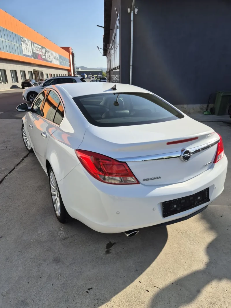 Opel Insignia 2.0 CDTI , снимка 4 - Автомобили и джипове - 47463527