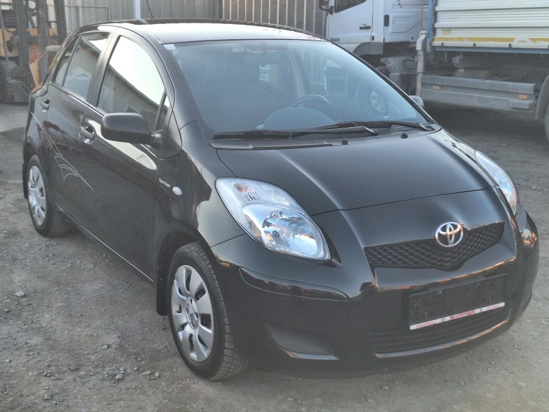 Toyota Yaris 1.3i, снимка 15 - Автомобили и джипове - 49547069