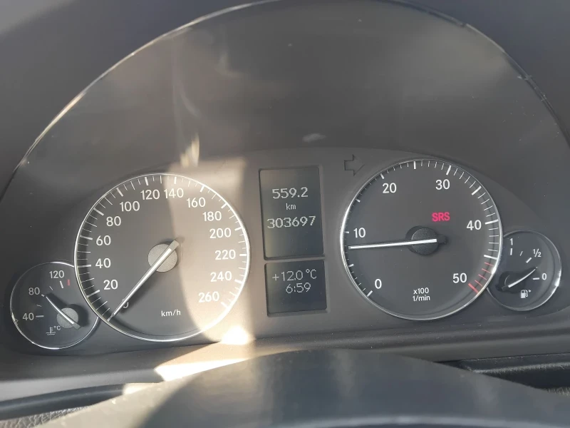 Mercedes-Benz C 200, снимка 7 - Автомобили и джипове - 49583433