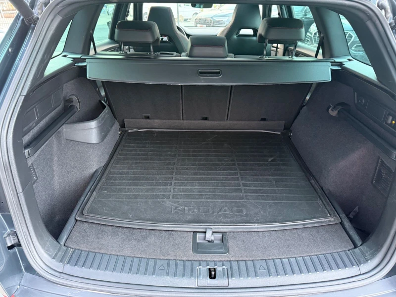 Skoda Kodiaq 2.0TDI/239HP/RS/4X4/DSG/PANO/7SEATS/360/AMBI/139v, снимка 9 - Автомобили и джипове - 49728006