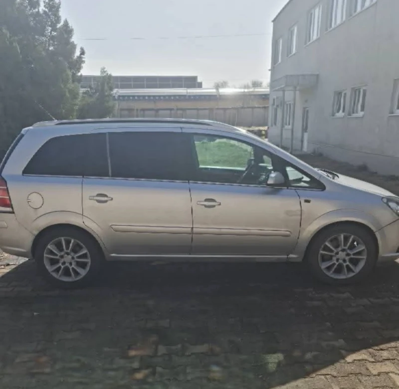 Opel Zafira, снимка 4 - Автомобили и джипове - 52572798