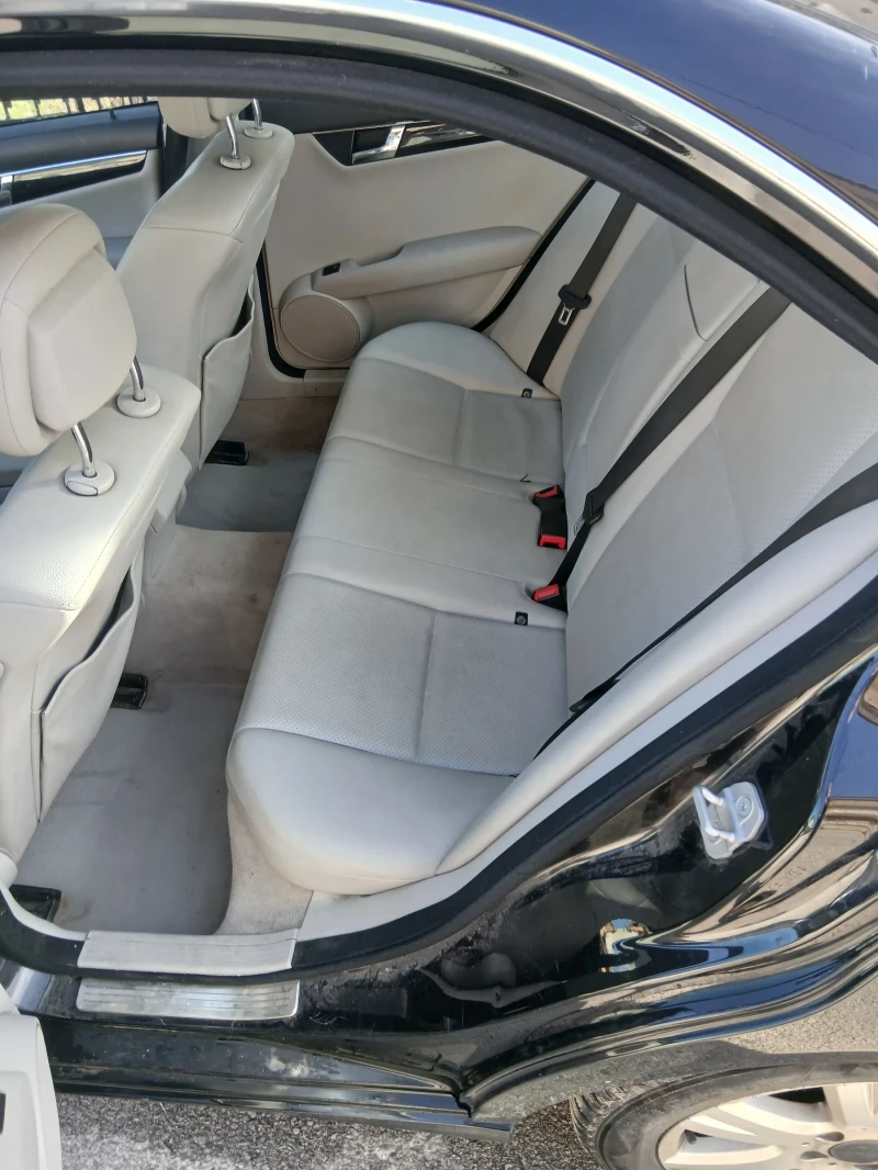 Mercedes-Benz C 200, снимка 13 - Автомобили и джипове - 52863998