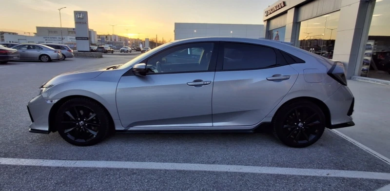 Honda Civic 1.5 i-VTEC Turbo Sport Plus AT, снимка 9 - Автомобили и джипове - 53165370