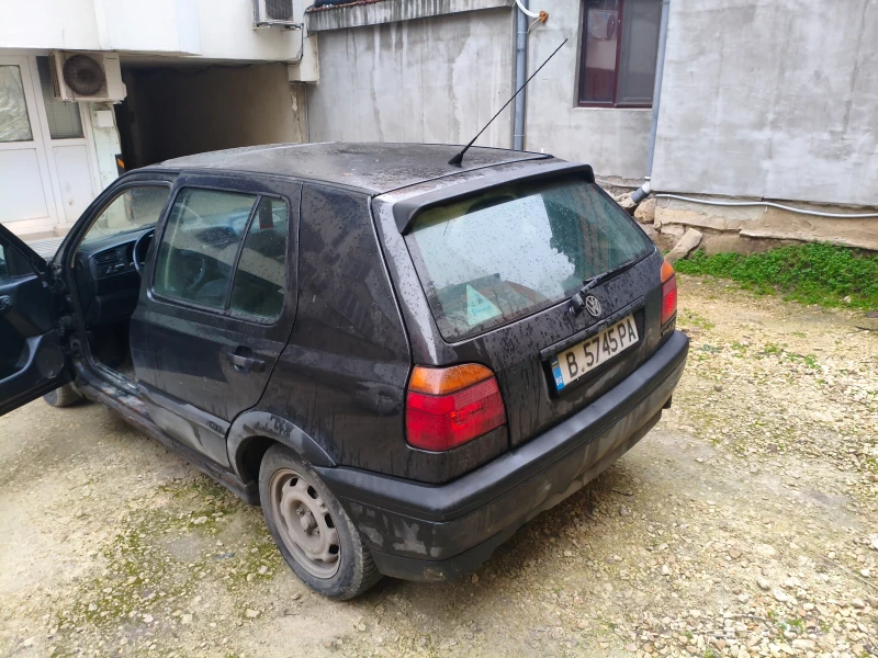 VW Golf, снимка 3 - Автомобили и джипове - 53242572
