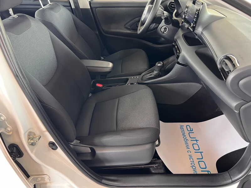 Toyota Yaris LIGHT/HYBRID/1.5vvt-i/115K.C./Е-CVT AT, снимка 9 - Автомобили и джипове - 53463570