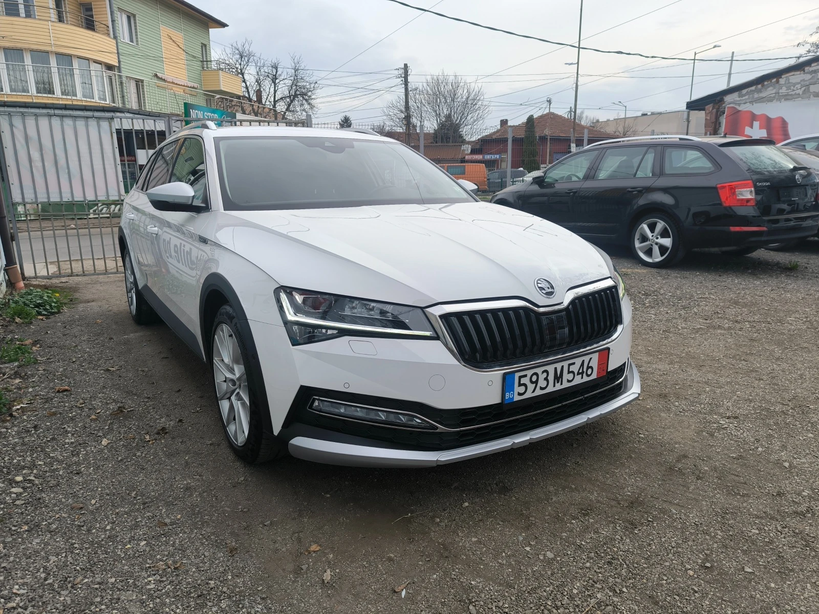 Skoda Superb Scout 2.0ТSI 280 4x4 Швейцария CANTON - изображение 3