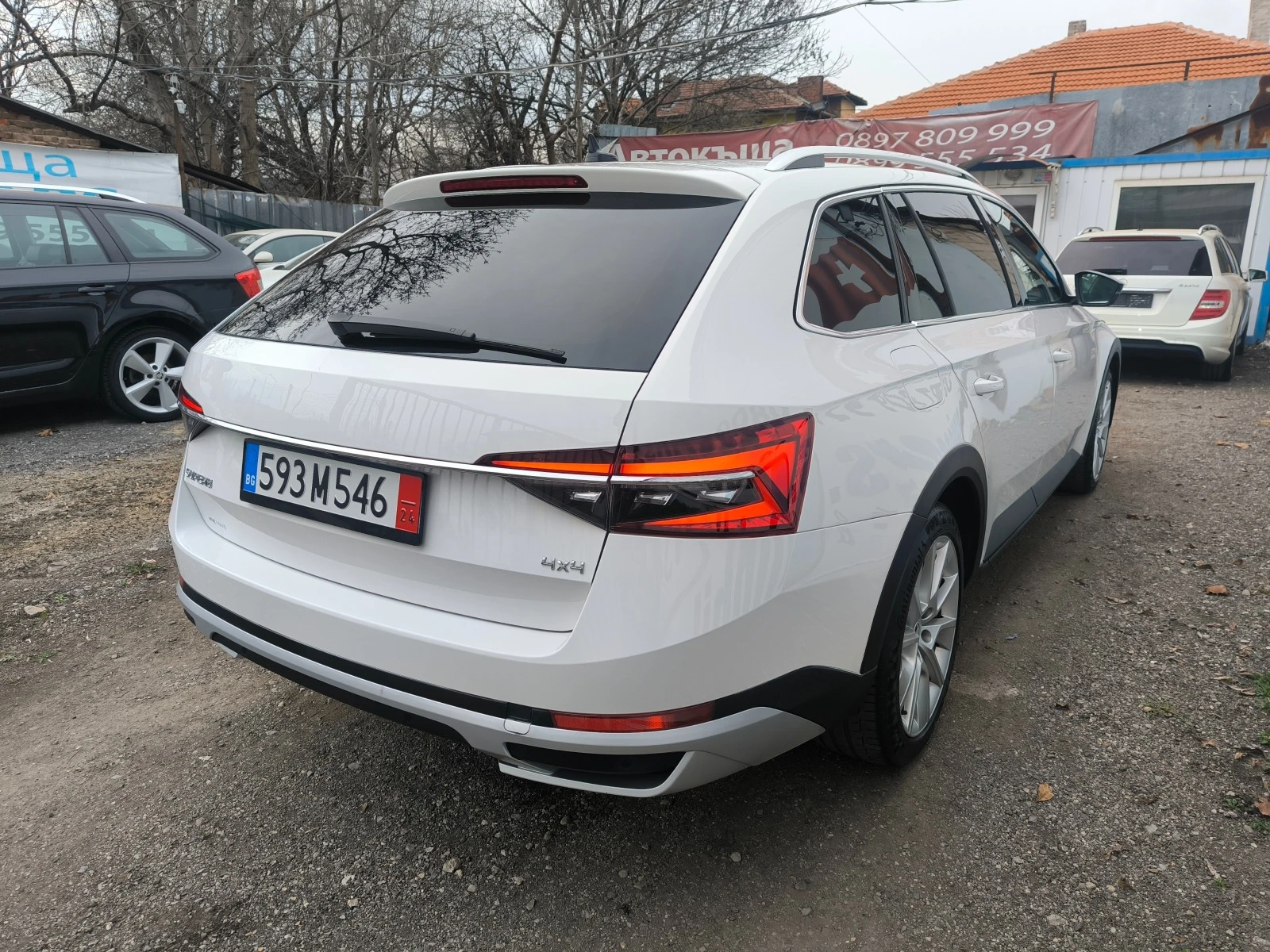 Skoda Superb Scout 2.0ТSI 280 4x4 Швейцария CANTON - изображение 4