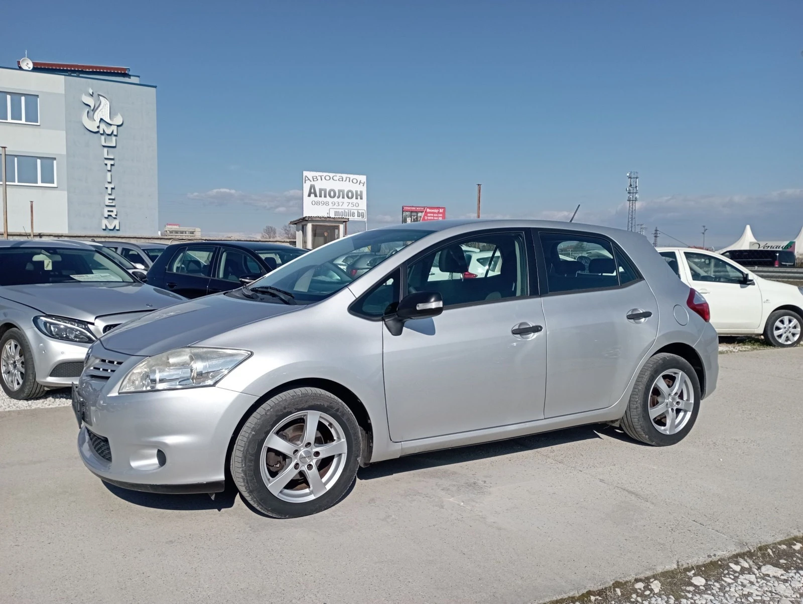 Toyota Auris 1.33, фейс, 6 скорости  - изображение 3