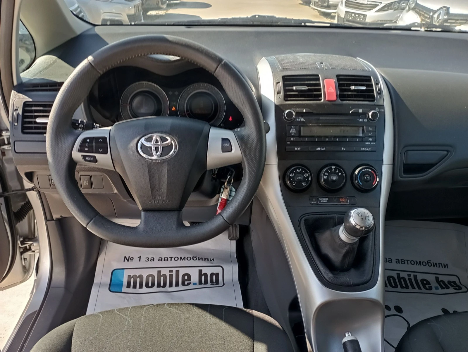 Toyota Auris 1.33, фейс, 6 скорости  - изображение 10