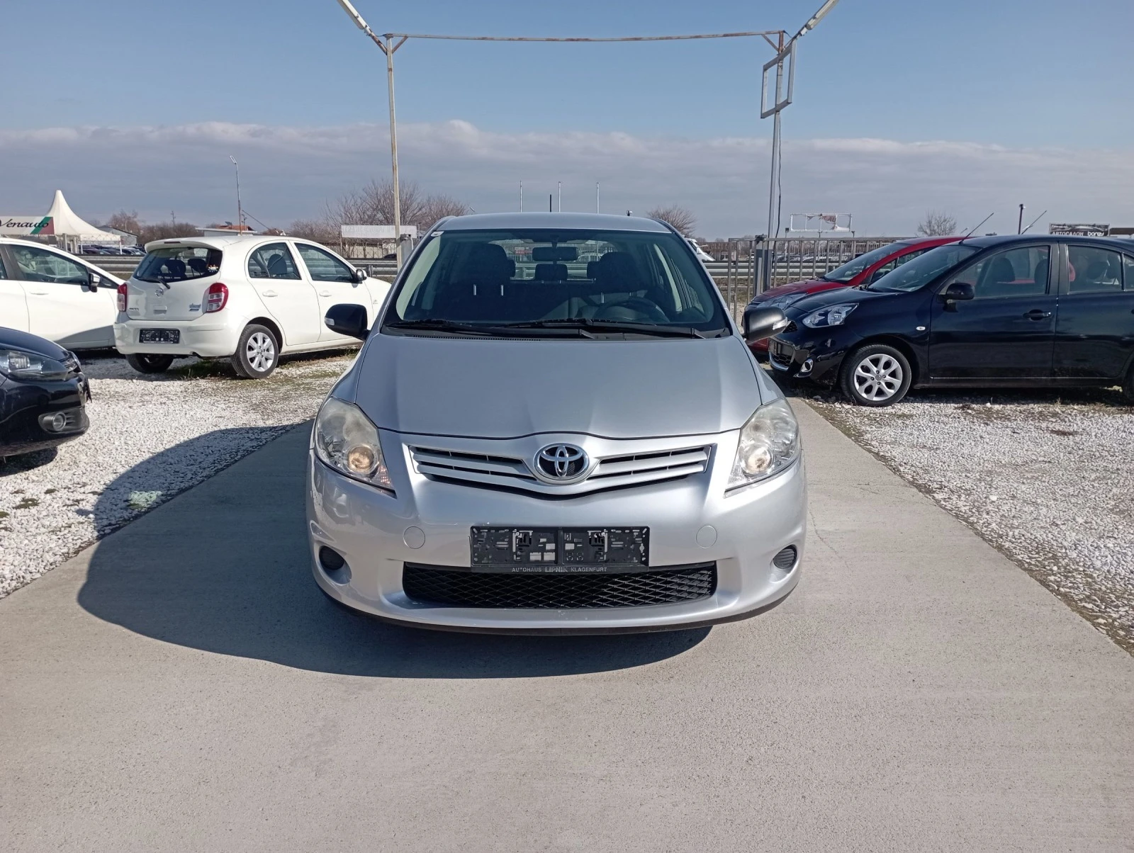 Toyota Auris 1.33, фейс, 6 скорости  - изображение 2