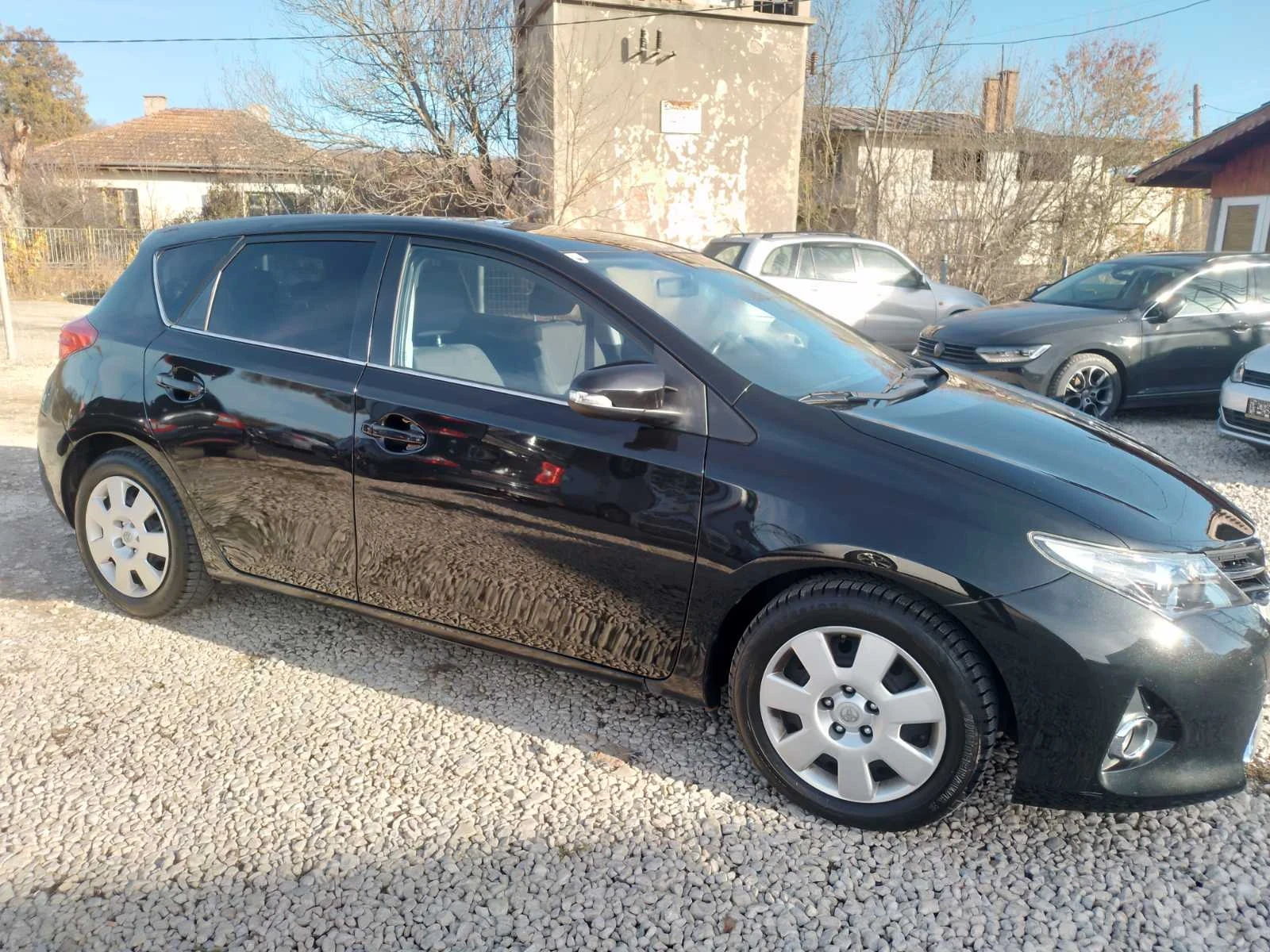 Toyota Auris 1.3 - изображение 2