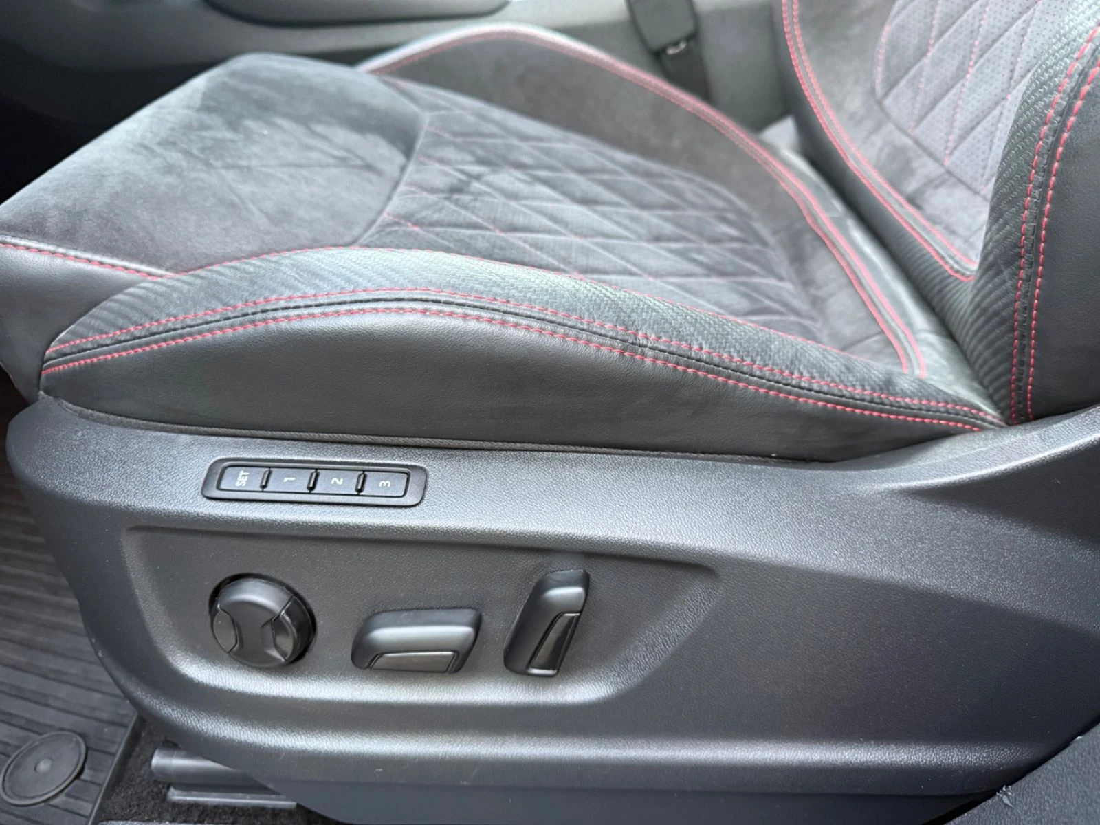 Skoda Kodiaq 2.0TDI/239HP/RS/4X4/DSG/PANO/7SEATS/360/AMBI/139v | Mobile.bg   13