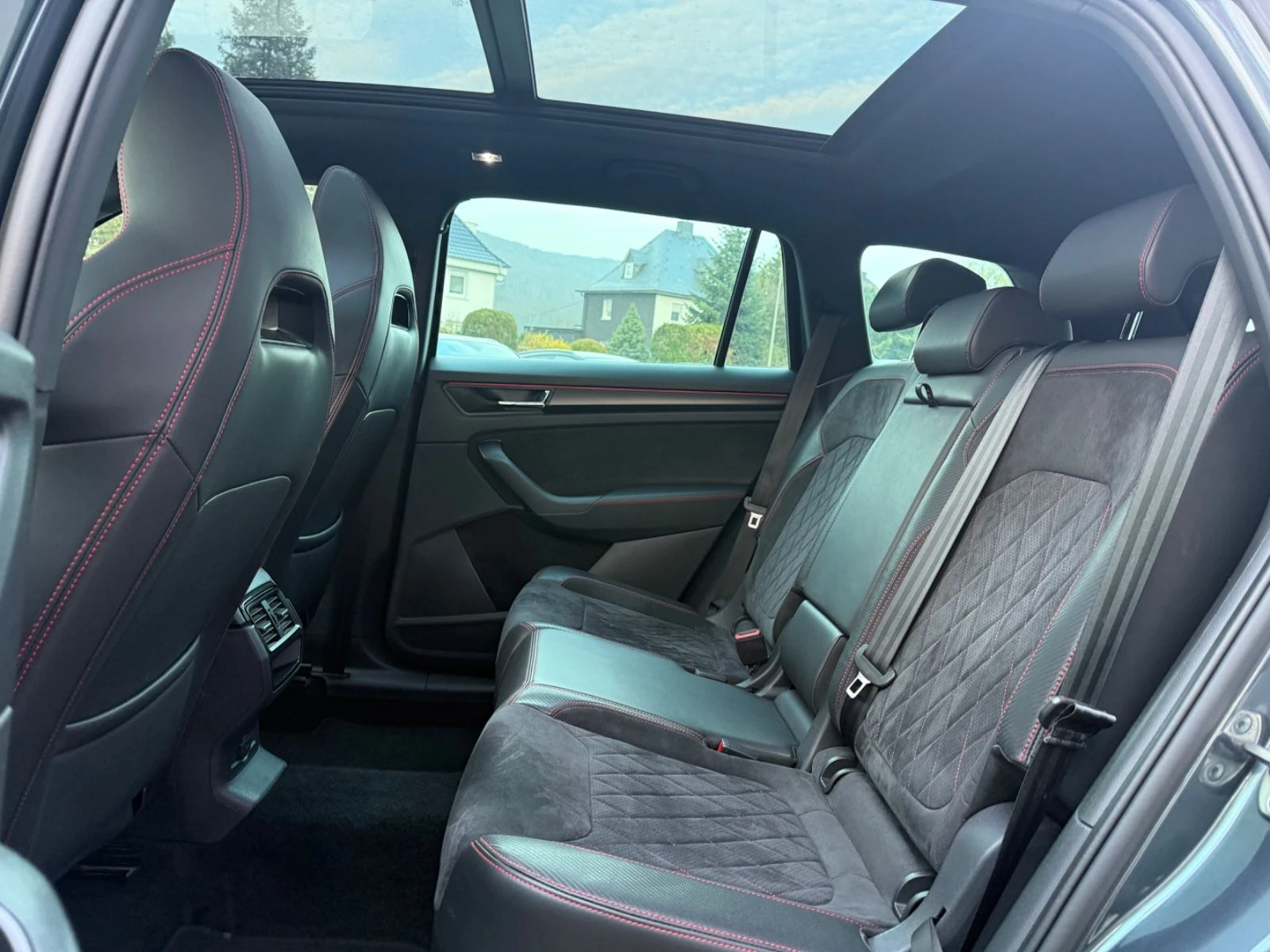 Skoda Kodiaq 2.0TDI/239HP/RS/4X4/DSG/PANO/7SEATS/360/AMBI/139v | Mobile.bg   16