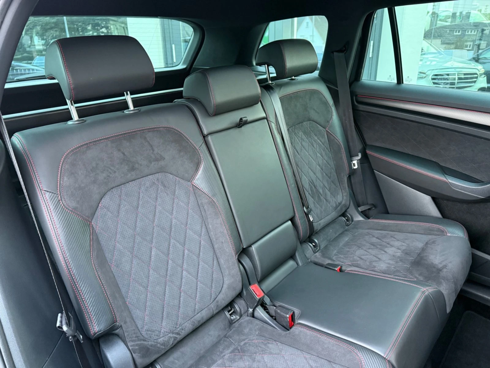 Skoda Kodiaq 2.0TDI/239HP/RS/4X4/DSG/PANO/7SEATS/360/AMBI/139v | Mobile.bg   17