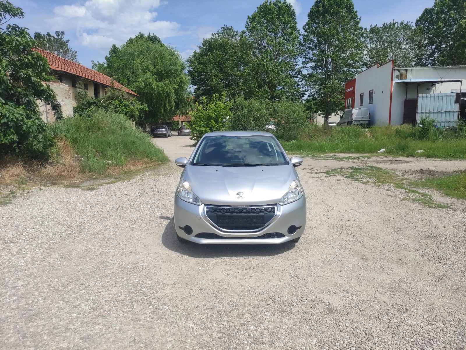 Peugeot 208 1.0отличен - изображение 3