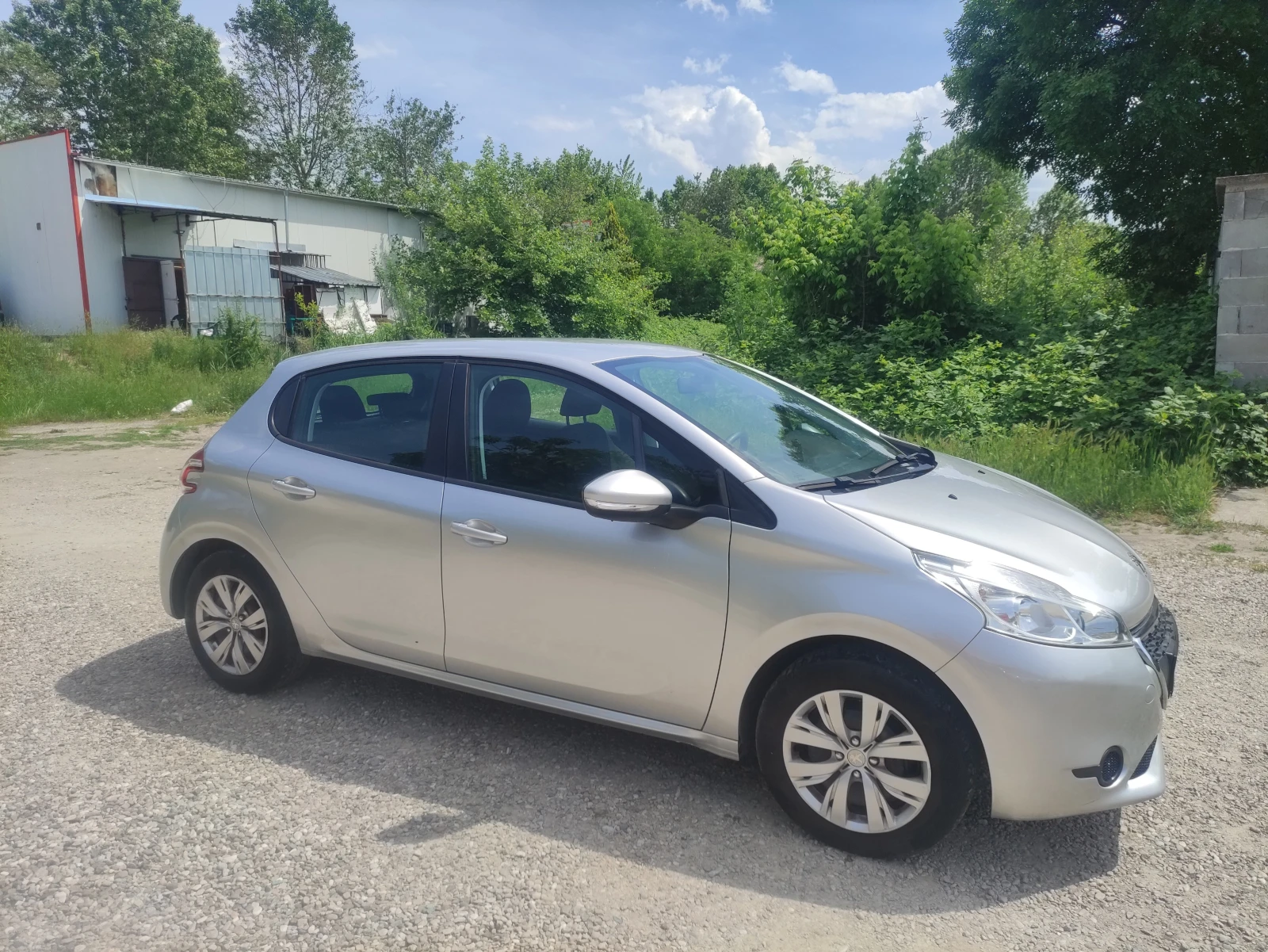 Peugeot 208 1.0отличен - изображение 7