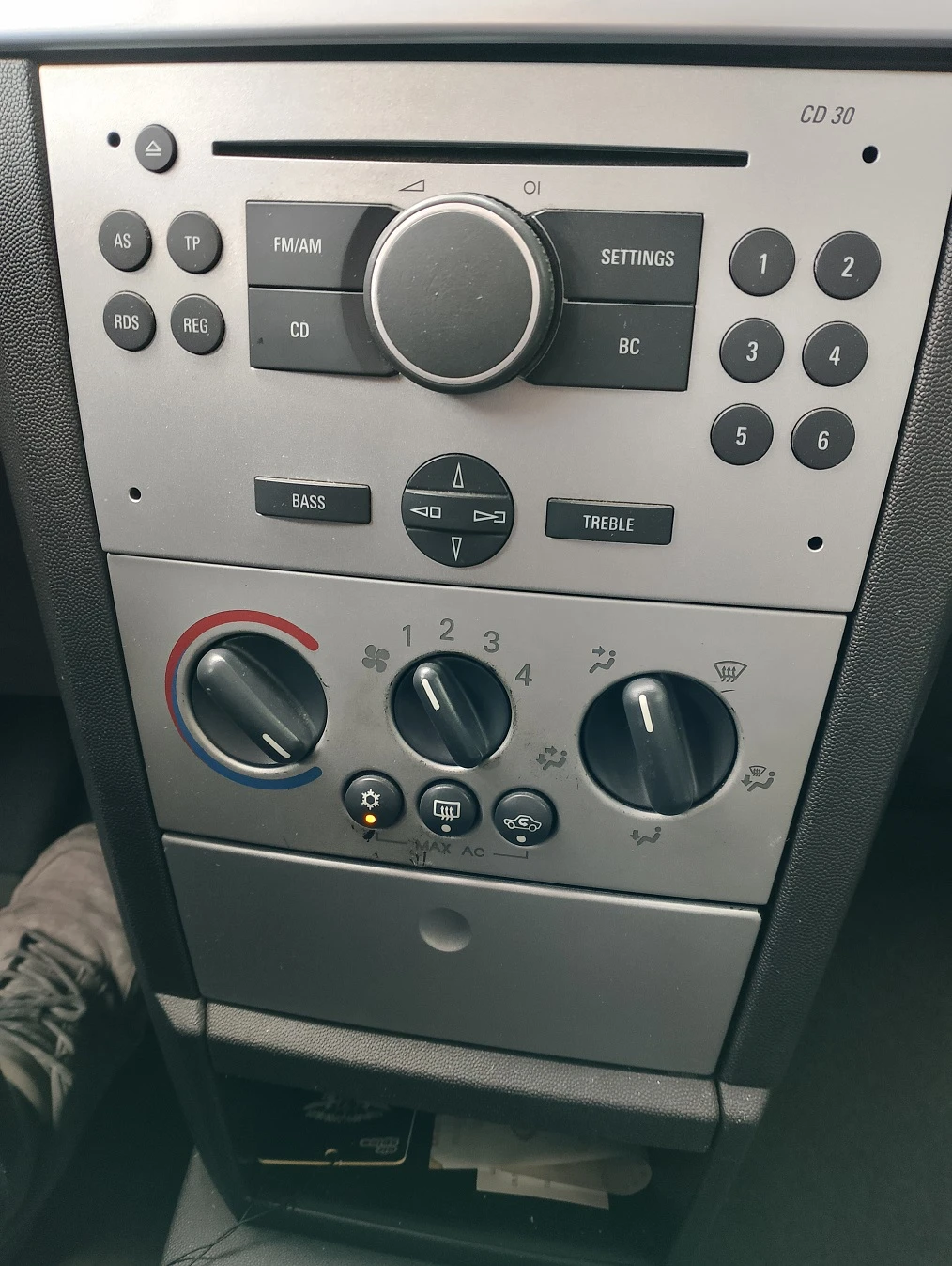 Opel Meriva 1, 7CDTI 101к.с. - изображение 9