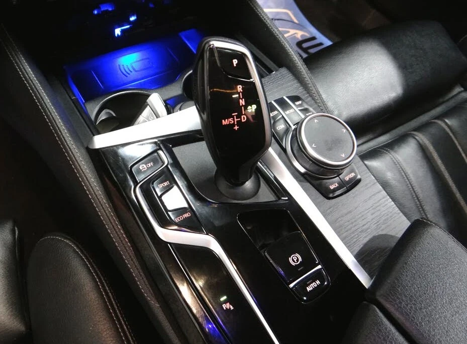 BMW 530 XDRIVE * AMBIENT * CAMERA * PANO * LED * NAVI - изображение 10