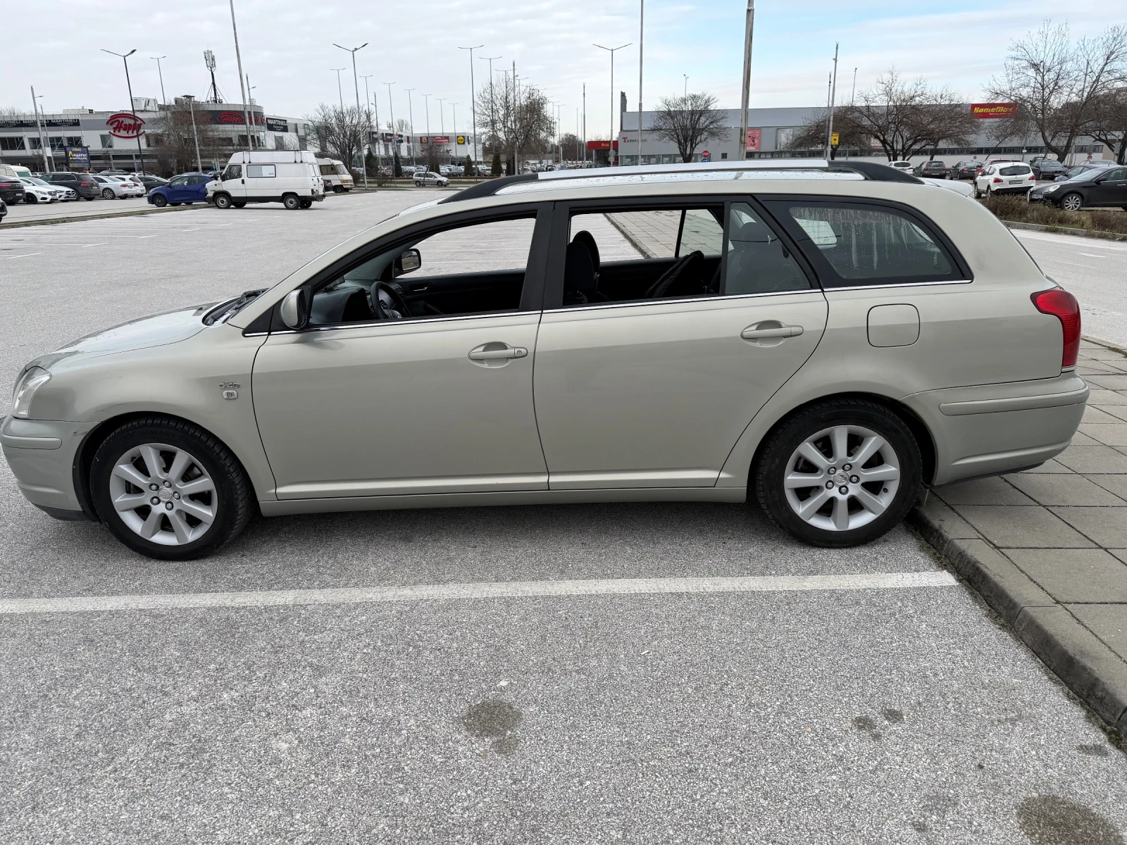 Toyota Avensis  - изображение 4