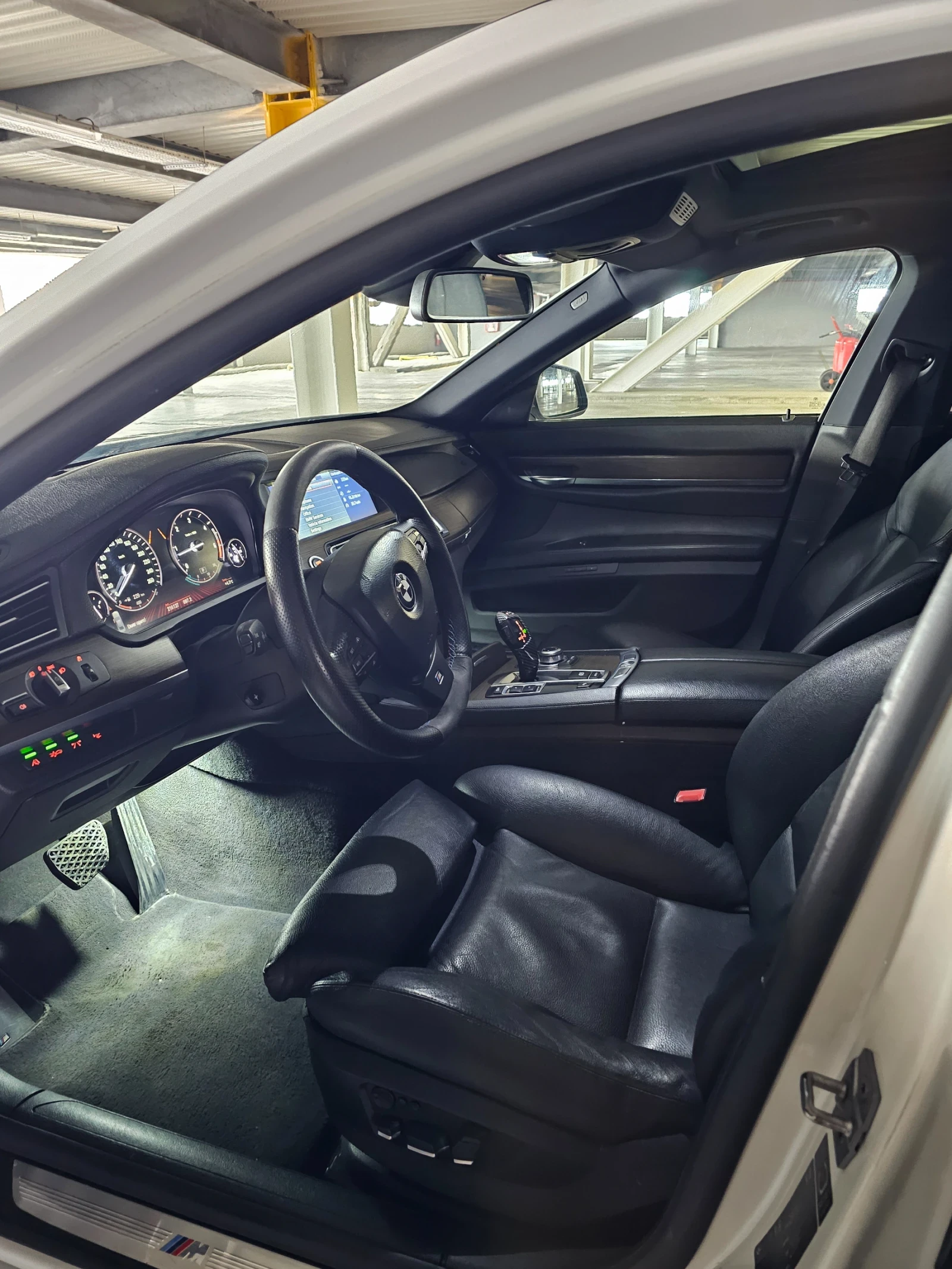 BMW 730 M PACK* DISTRONIC* SOFT CLOSE* HEAD-UP* ������  | Mobile.bg � ����������� 6