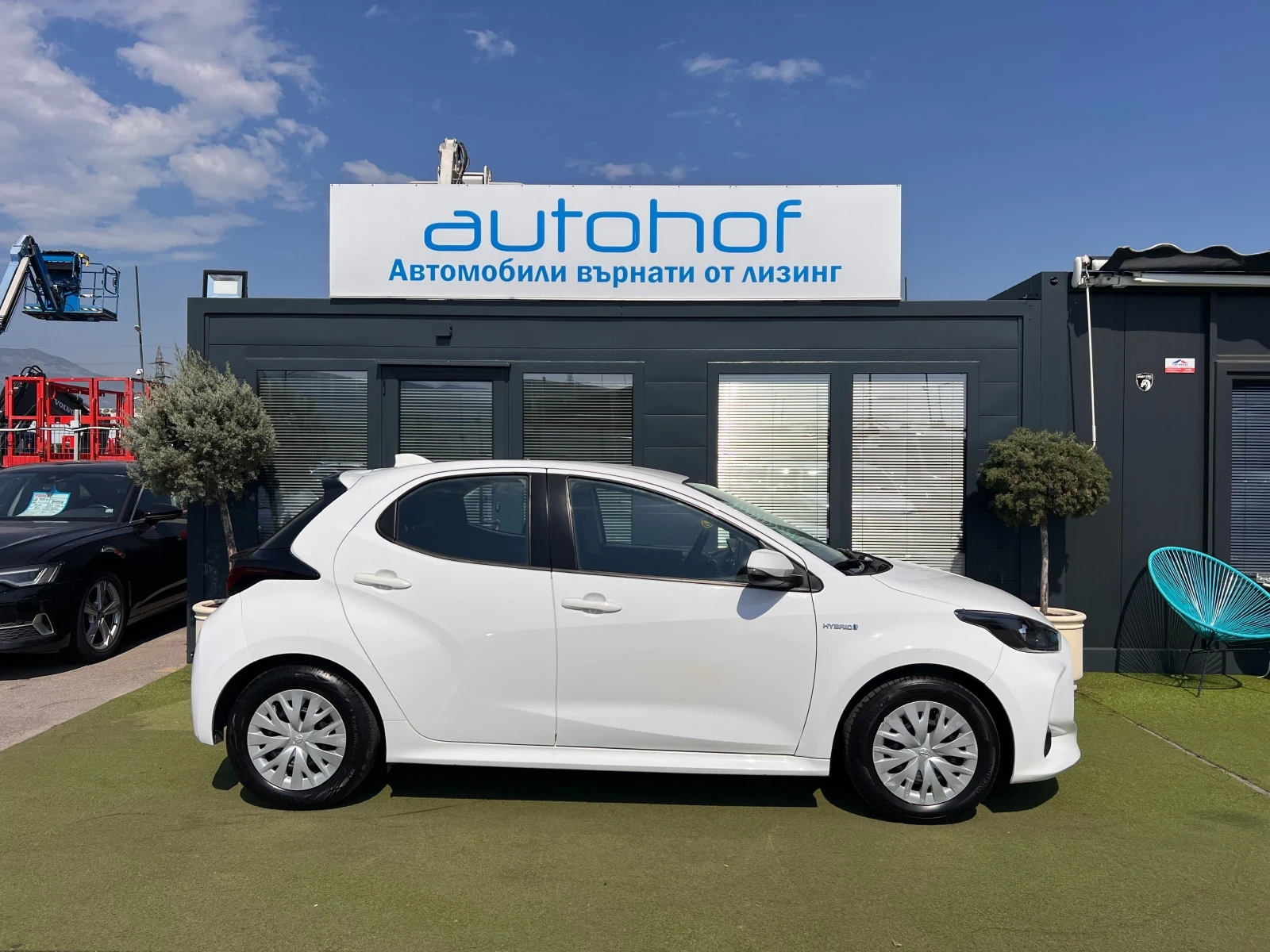 Toyota Yaris LIGHT/HYBRID/1.5vvt-i/115K.C./Е-CVT AT - изображение 5