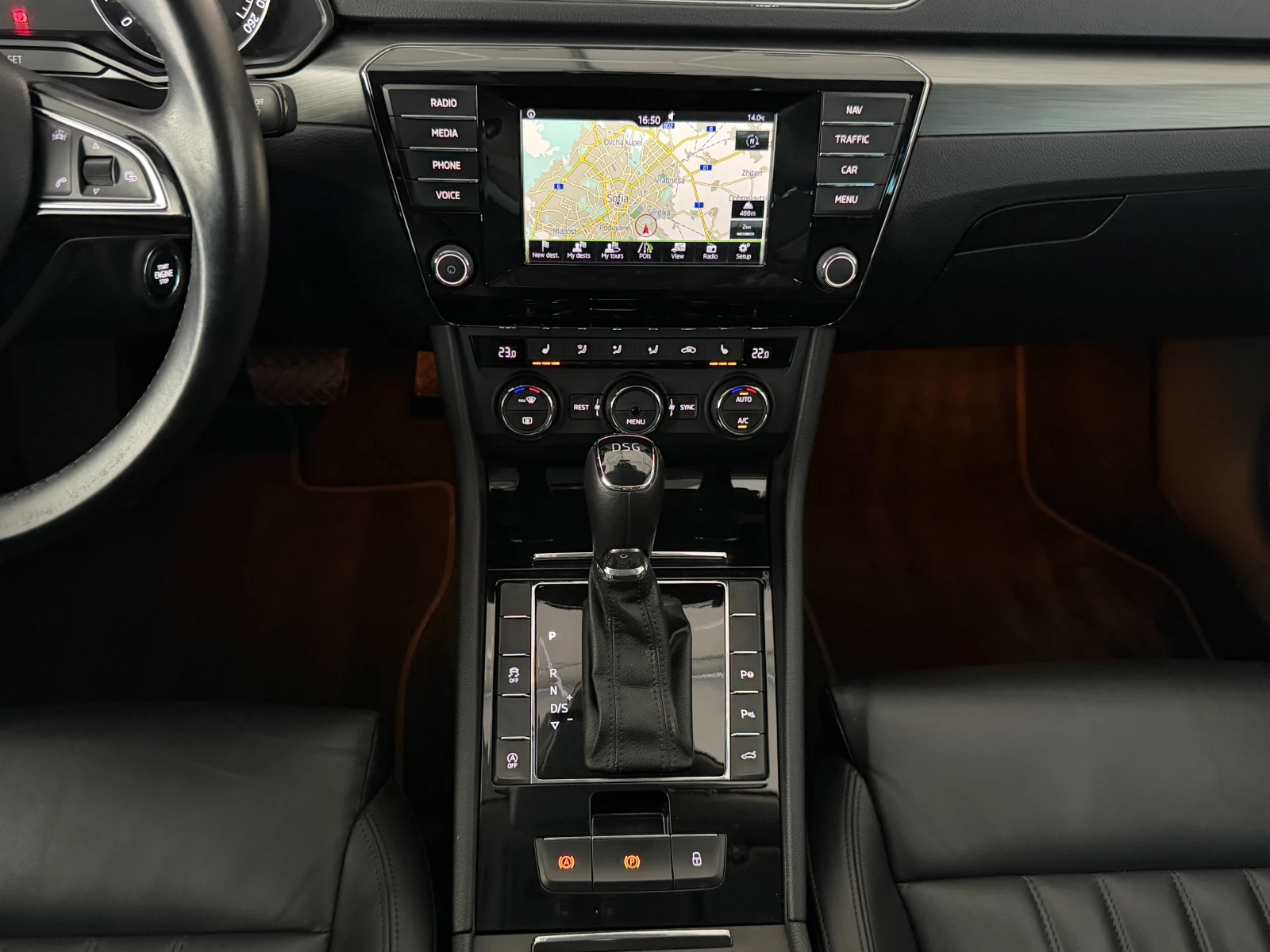 Skoda Superb 2.0TDI* 190кс* ПЪЛНА ИСТОРИЯ В SKODA, снимка 10 - Автомобили и джипове - 53914087